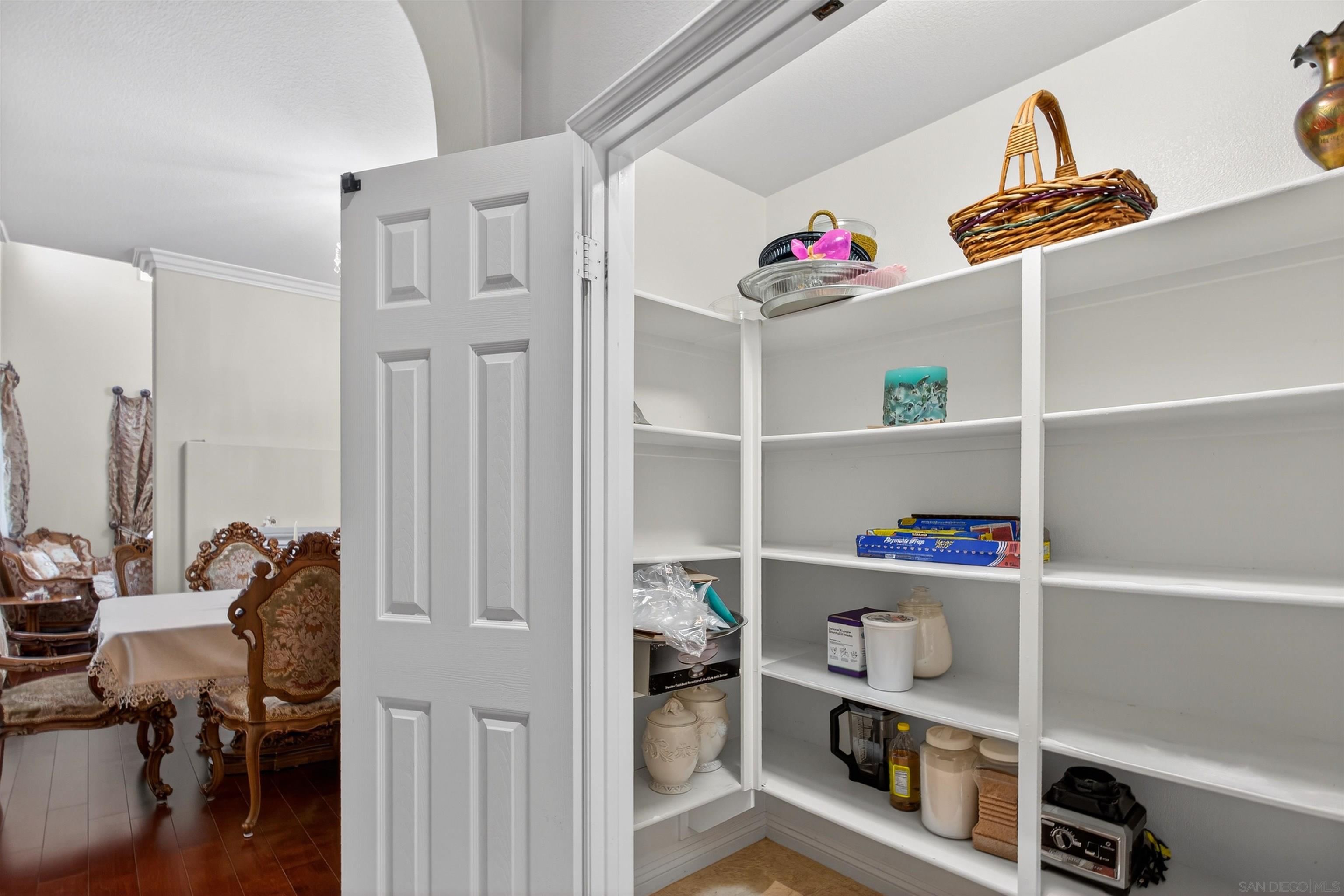 Detail Gallery Image 18 of 62 For 18410  Lakepointe Dr, Riverside,  CA 92503 - 5 Beds | 4/1 Baths