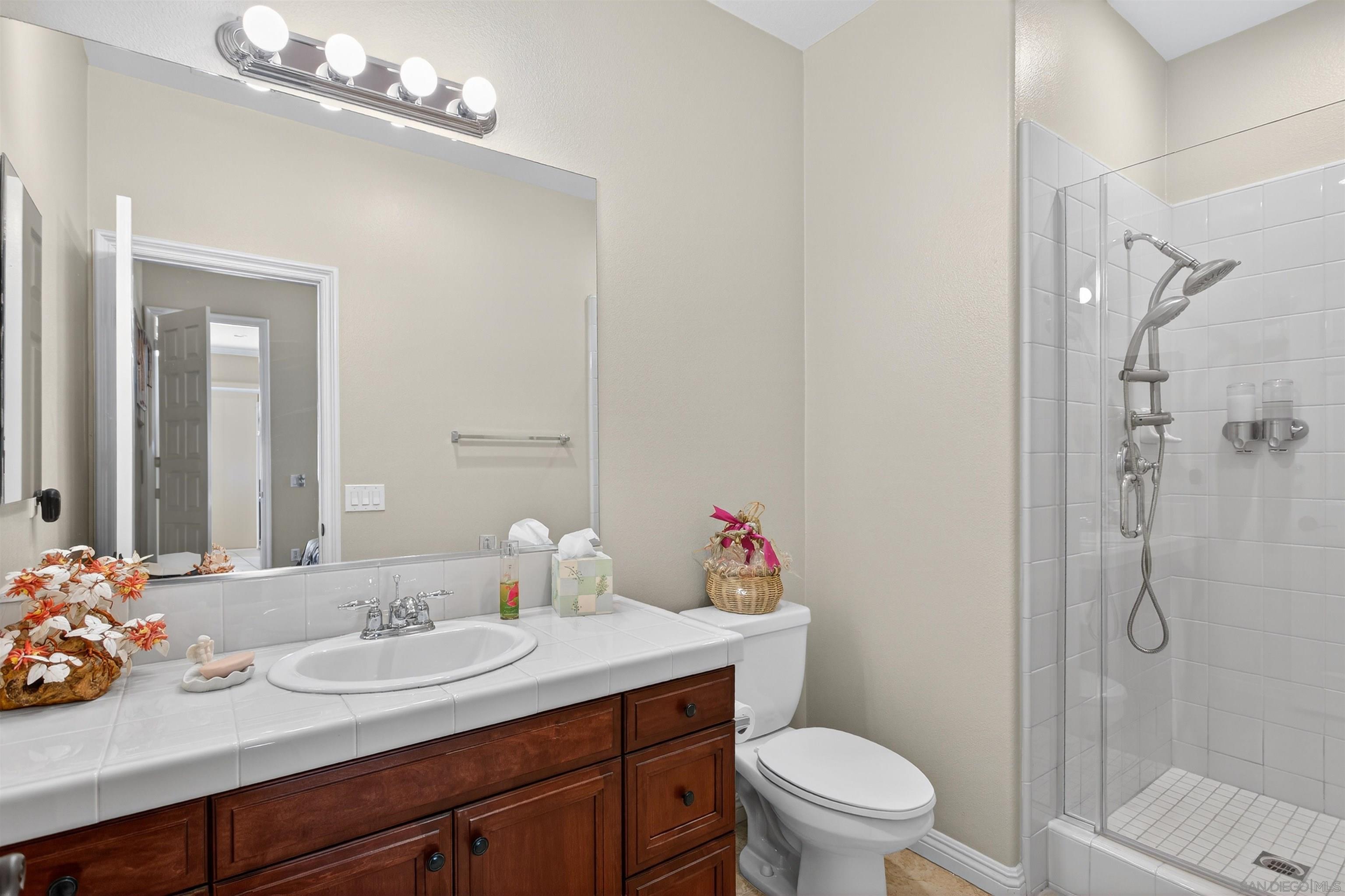 Detail Gallery Image 31 of 62 For 18410  Lakepointe Dr, Riverside,  CA 92503 - 5 Beds | 4/1 Baths