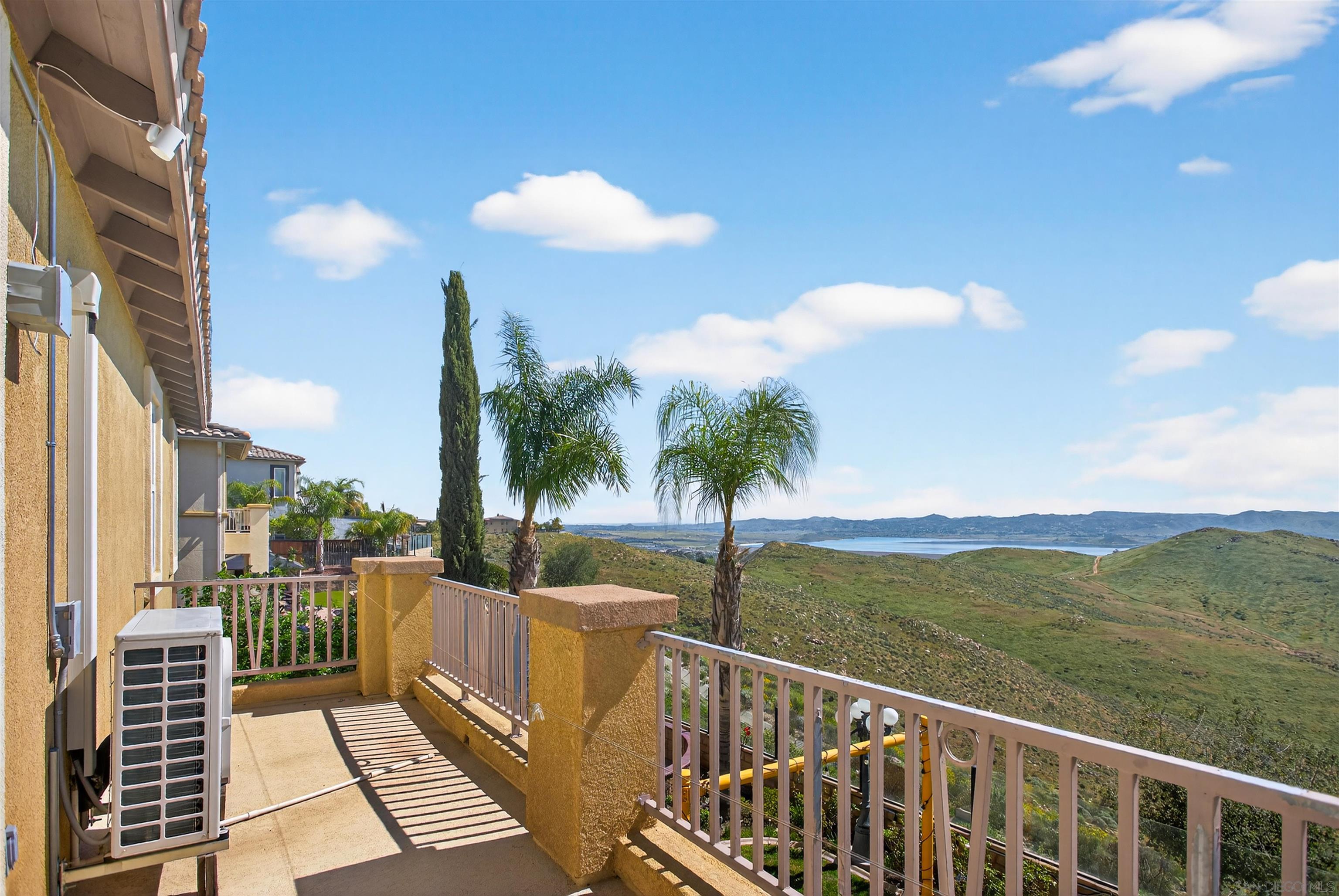 Detail Gallery Image 38 of 62 For 18410  Lakepointe Dr, Riverside,  CA 92503 - 5 Beds | 4/1 Baths