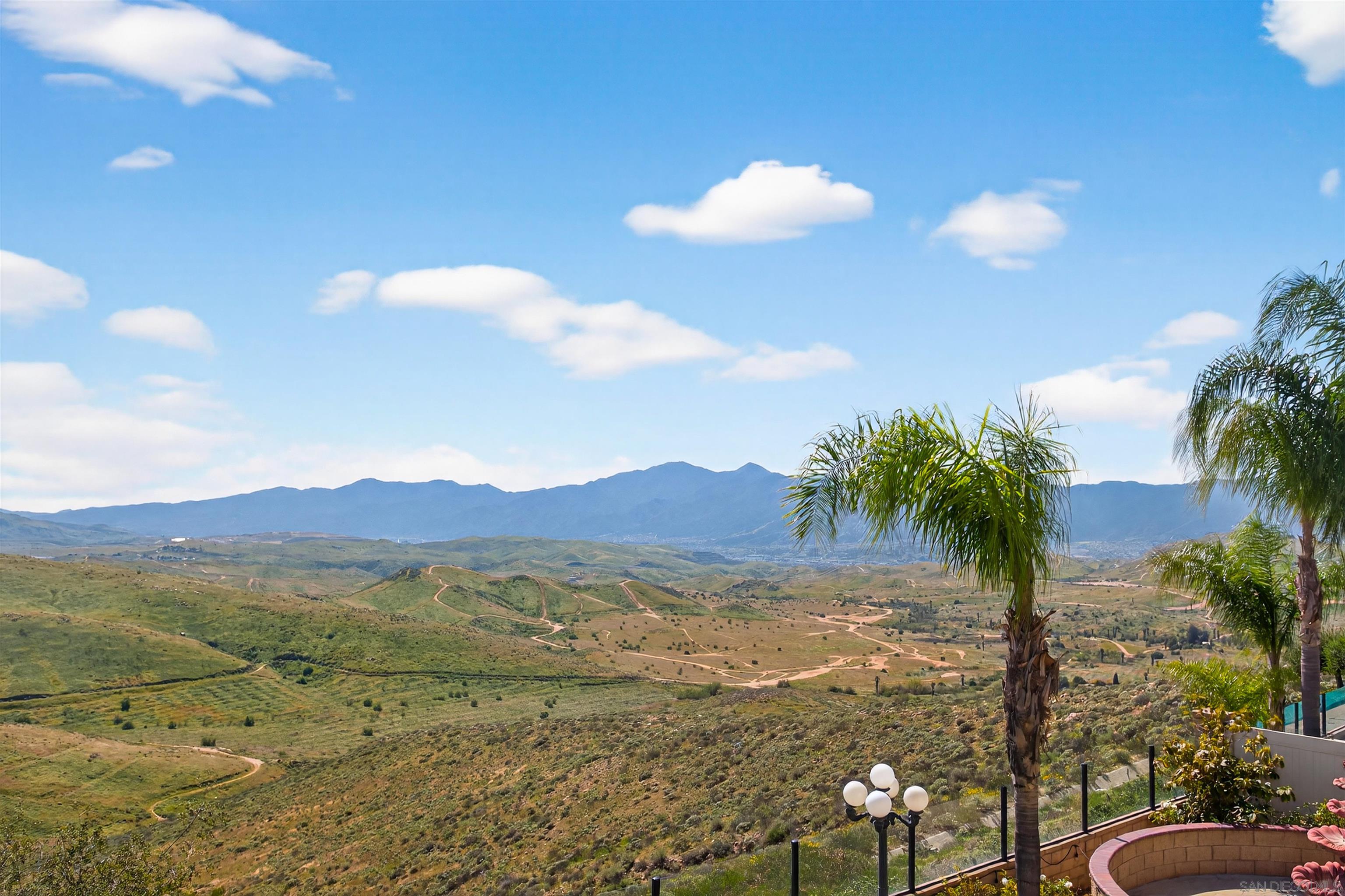 Detail Gallery Image 40 of 62 For 18410  Lakepointe Dr, Riverside,  CA 92503 - 5 Beds | 4/1 Baths