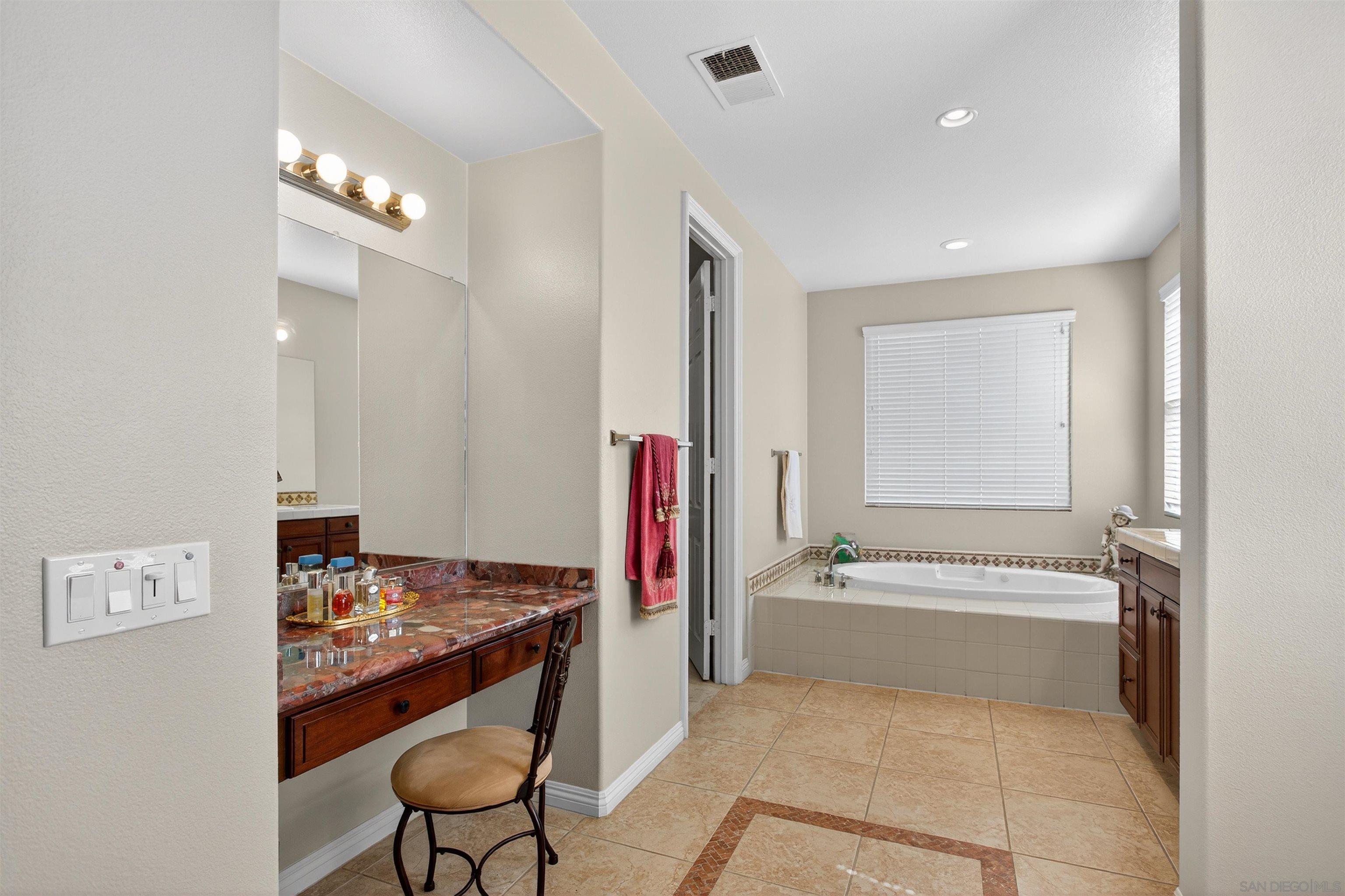 Detail Gallery Image 42 of 62 For 18410  Lakepointe Dr, Riverside,  CA 92503 - 5 Beds | 4/1 Baths