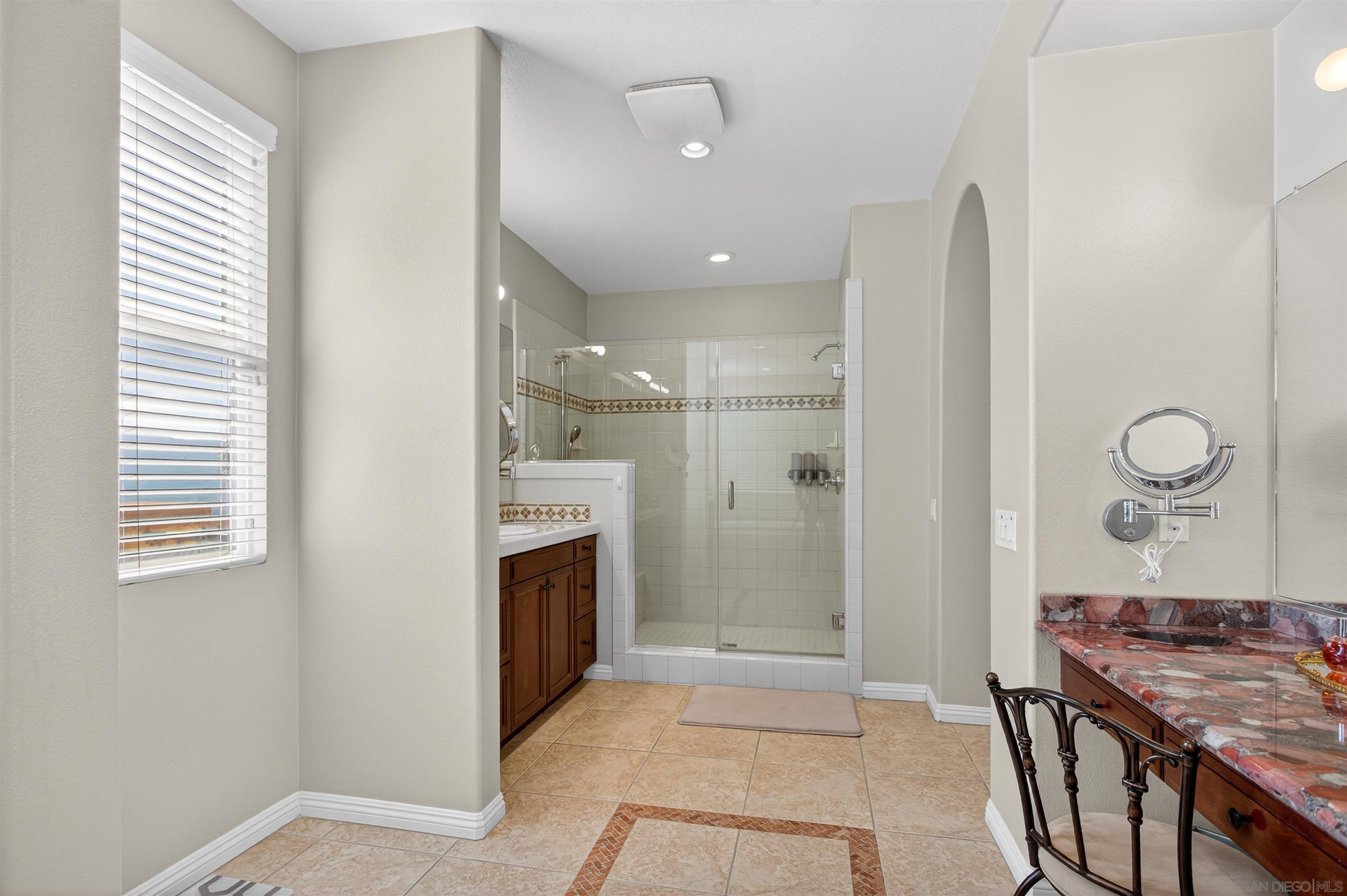 Detail Gallery Image 44 of 62 For 18410  Lakepointe Dr, Riverside,  CA 92503 - 5 Beds | 4/1 Baths