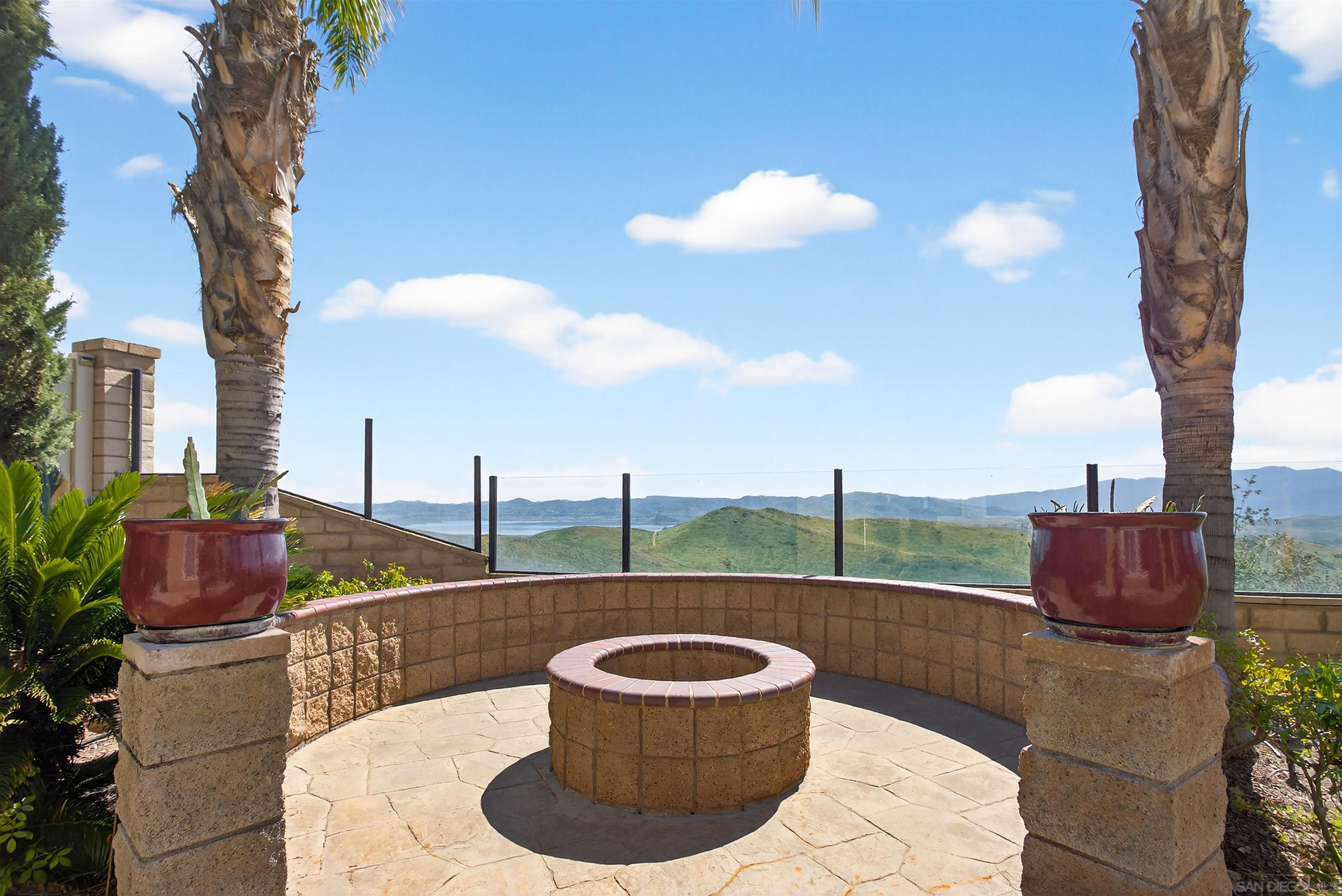 Detail Gallery Image 52 of 62 For 18410  Lakepointe Dr, Riverside,  CA 92503 - 5 Beds | 4/1 Baths