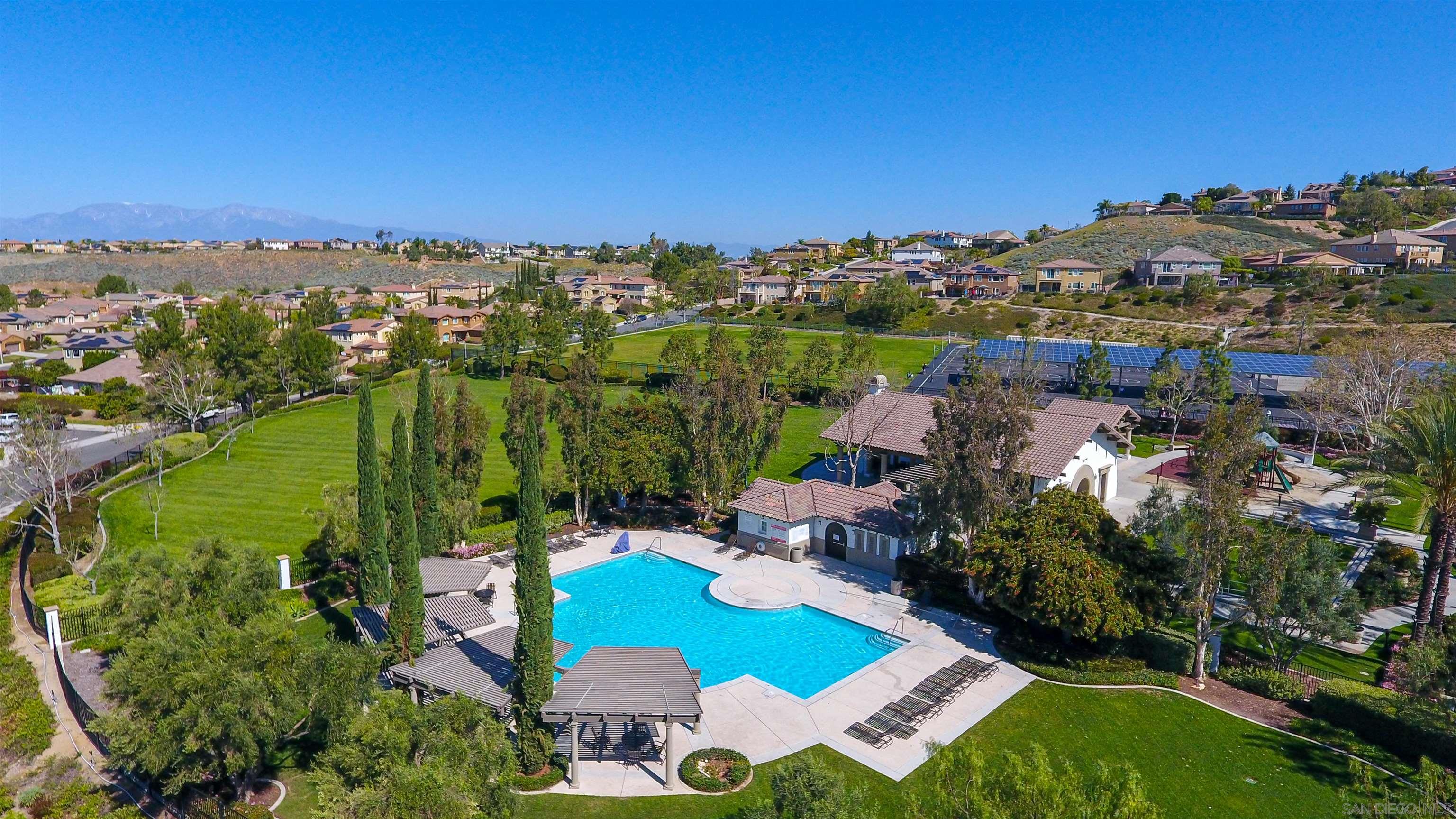 Detail Gallery Image 7 of 62 For 18410  Lakepointe Dr, Riverside,  CA 92503 - 5 Beds | 4/1 Baths