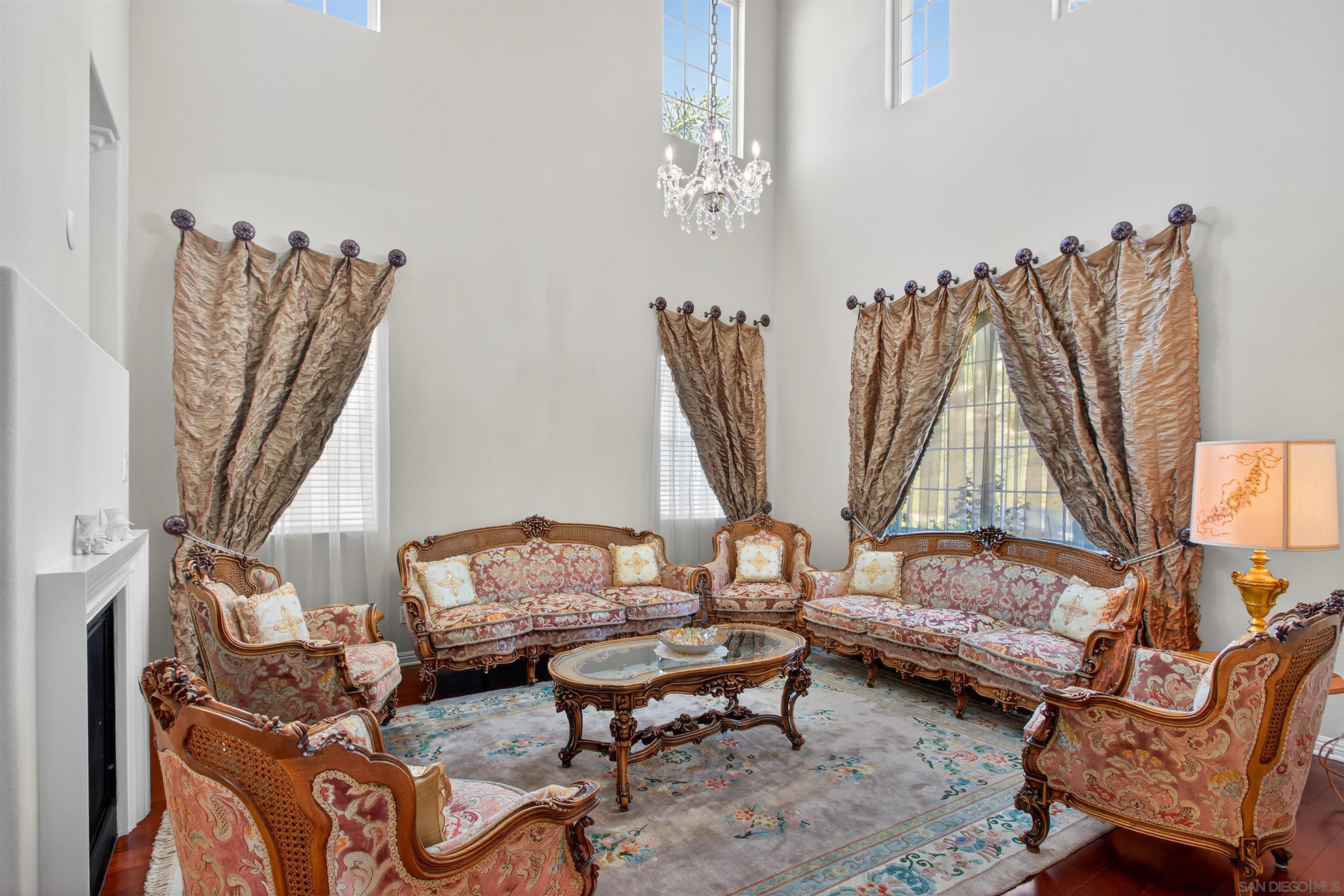 Detail Gallery Image 9 of 62 For 18410  Lakepointe Dr, Riverside,  CA 92503 - 5 Beds | 4/1 Baths