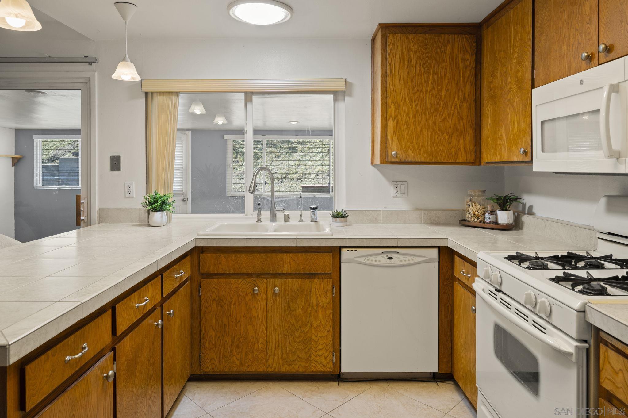 Detail Gallery Image 10 of 21 For 9152  Lakeview Rd, Lakeside,  CA 92040 - 3 Beds | 2 Baths