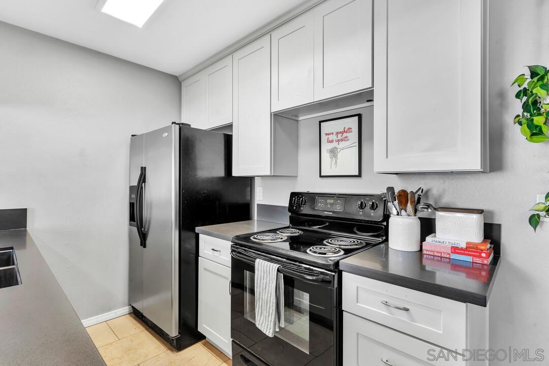 Detail Gallery Image 11 of 29 For 1290  Holly Ave, Imperial Beach,  CA 91932 - 2 Beds | 2 Baths