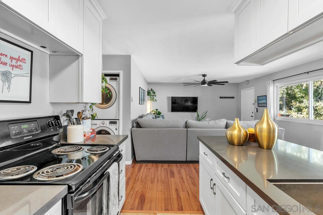 Detail Gallery Image 12 of 29 For 1290  Holly Ave, Imperial Beach,  CA 91932 - 2 Beds | 2 Baths