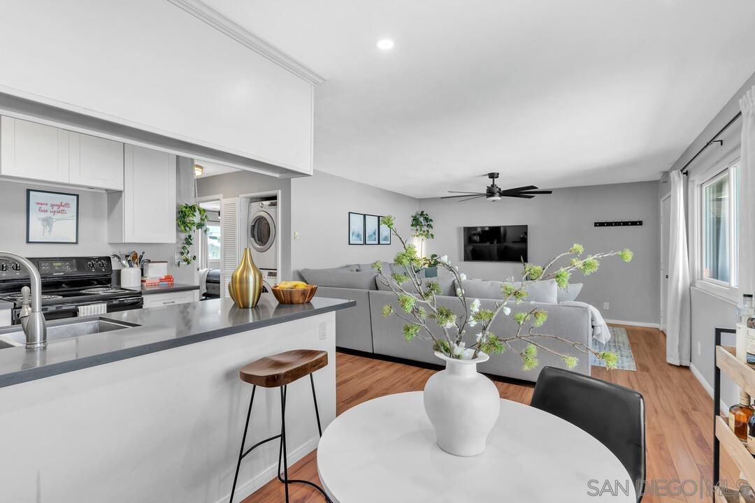 Detail Gallery Image 6 of 29 For 1290  Holly Ave, Imperial Beach,  CA 91932 - 2 Beds | 2 Baths