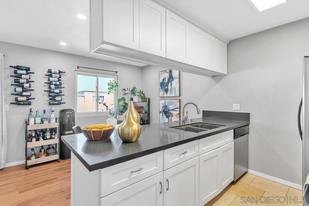 Detail Gallery Image 10 of 29 For 1290  Holly Ave, Imperial Beach,  CA 91932 - 2 Beds | 2 Baths