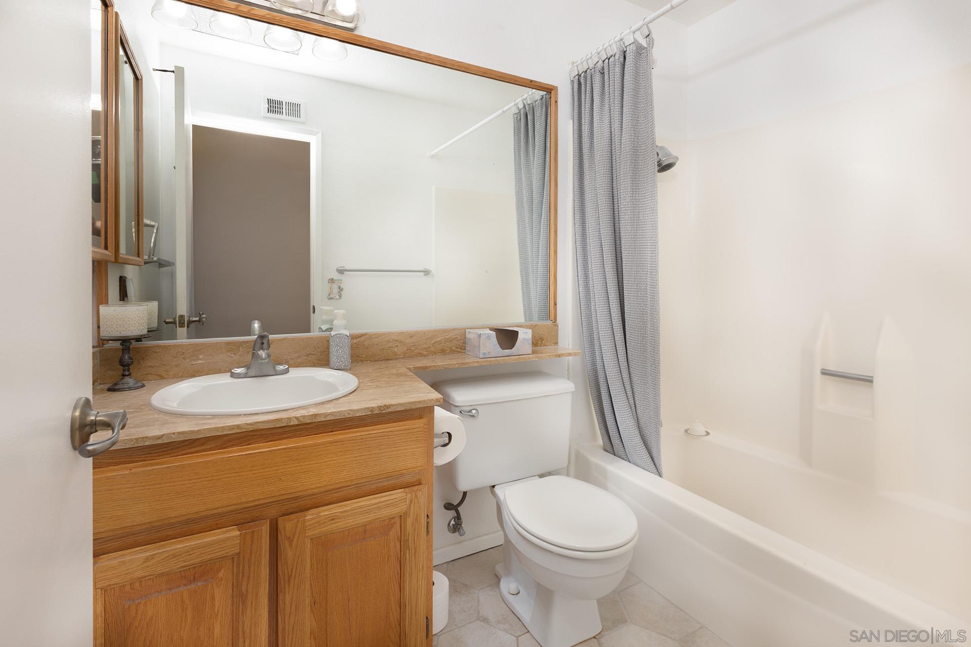 Detail Gallery Image 11 of 32 For 12455  Ridgeton Dr., Lakeside,  CA 92040 - 3 Beds | 2 Baths