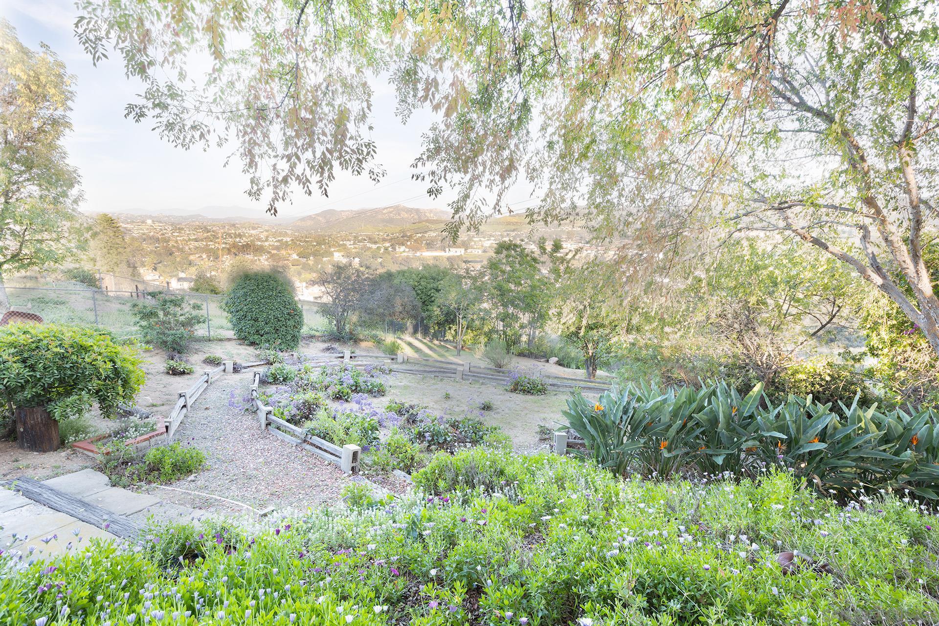 Detail Gallery Image 25 of 32 For 12455  Ridgeton Dr., Lakeside,  CA 92040 - 3 Beds | 2 Baths