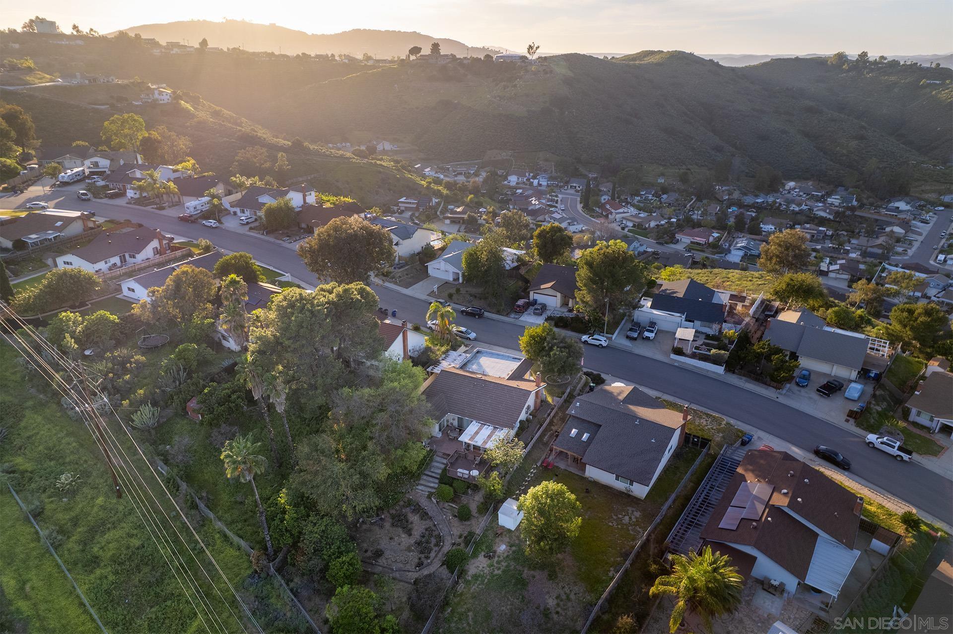Detail Gallery Image 27 of 32 For 12455  Ridgeton Dr., Lakeside,  CA 92040 - 3 Beds | 2 Baths