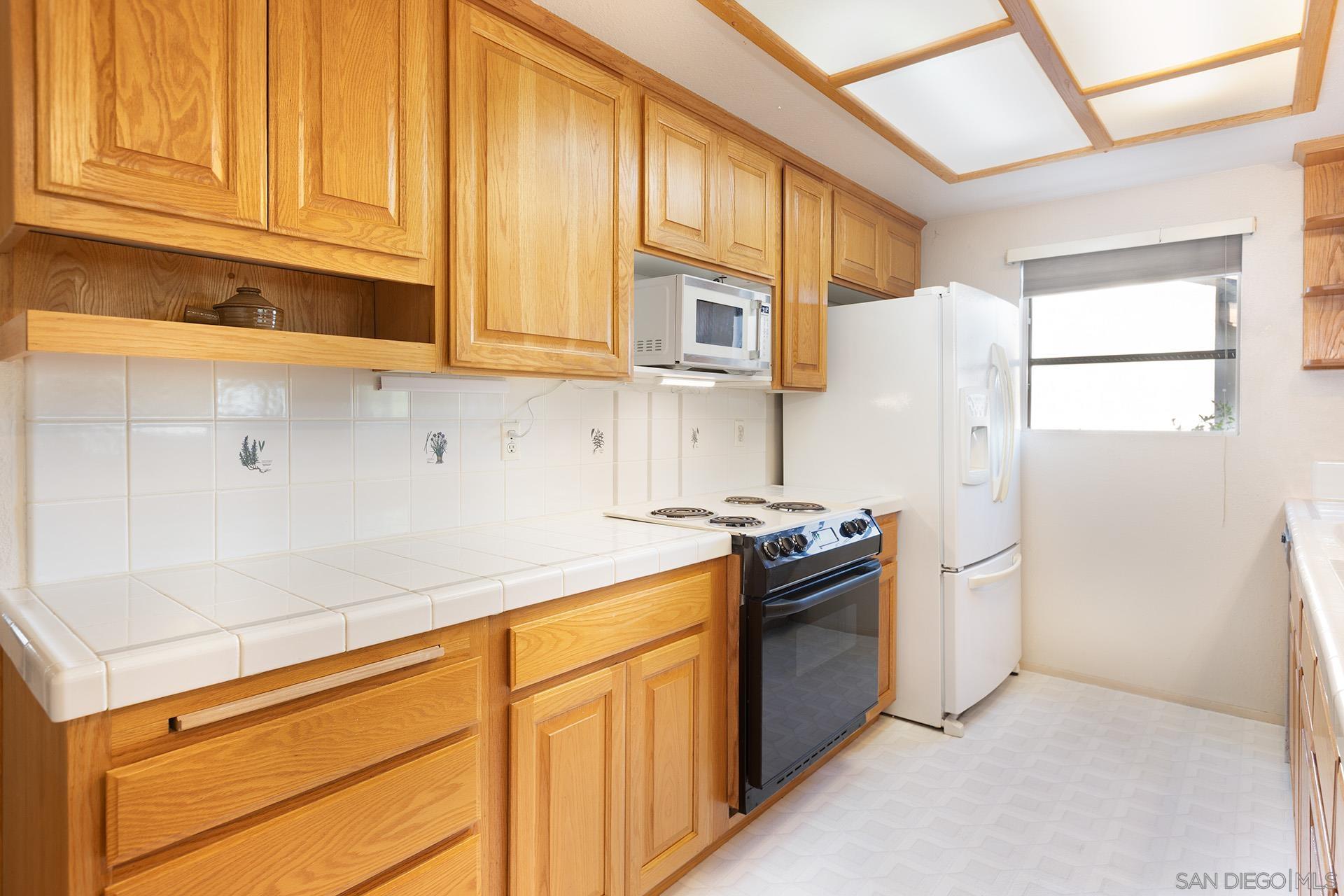 Detail Gallery Image 7 of 32 For 12455  Ridgeton Dr., Lakeside,  CA 92040 - 3 Beds | 2 Baths