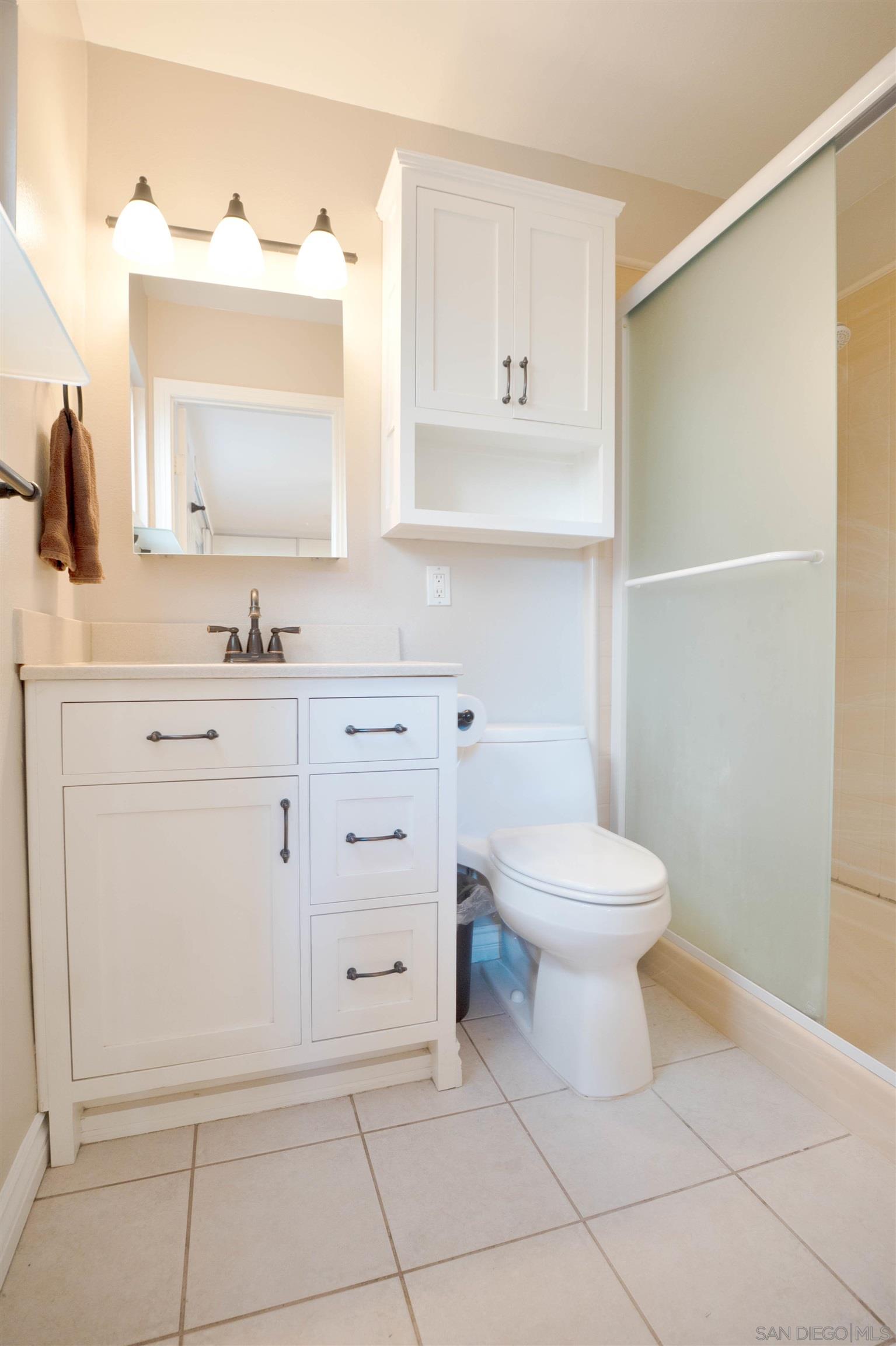 Detail Gallery Image 13 of 27 For 3832  Groton St  #2,  San Diego,  CA 92110 - 3 Beds | 2 Baths