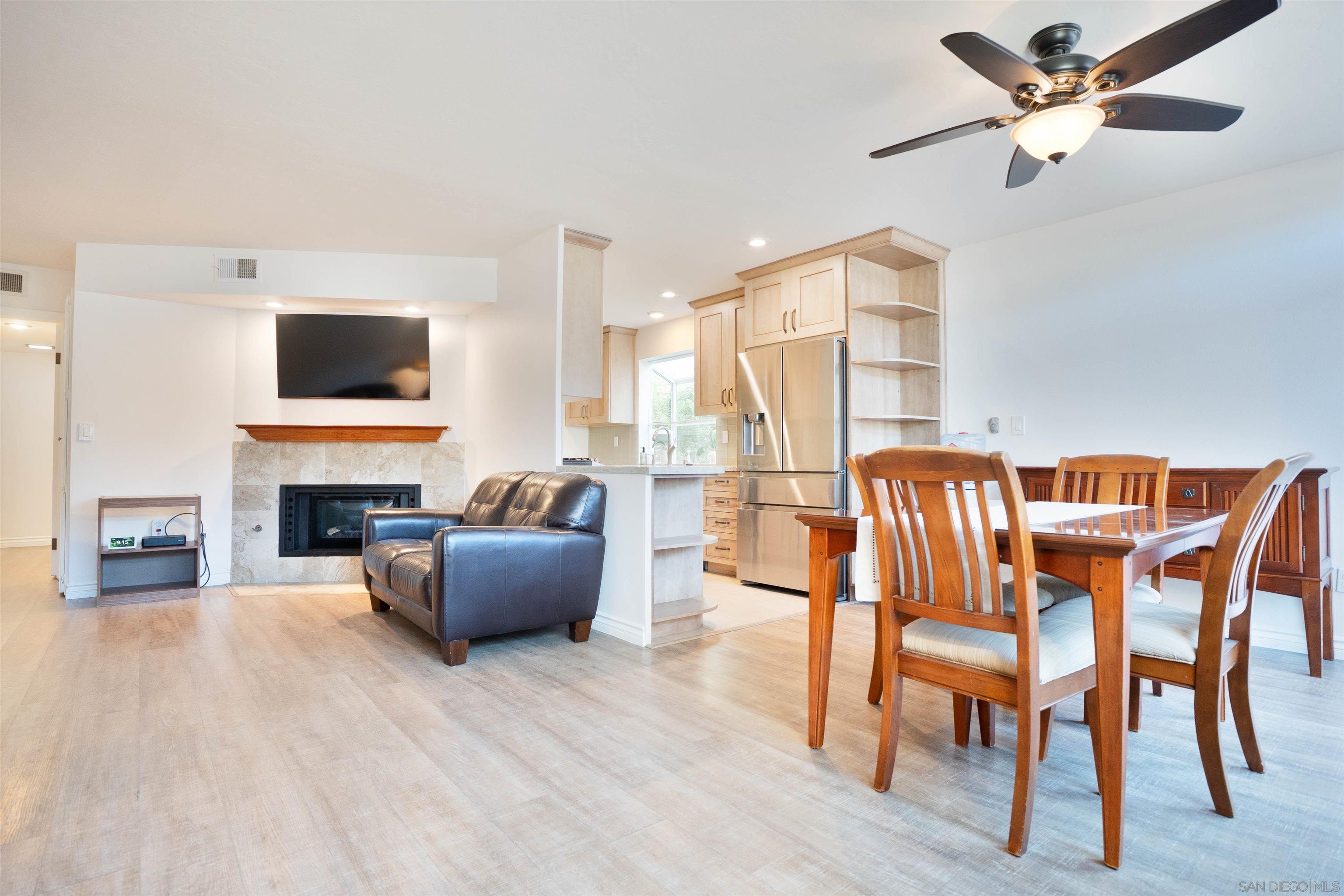 Detail Gallery Image 8 of 27 For 3832  Groton St  #2,  San Diego,  CA 92110 - 3 Beds | 2 Baths