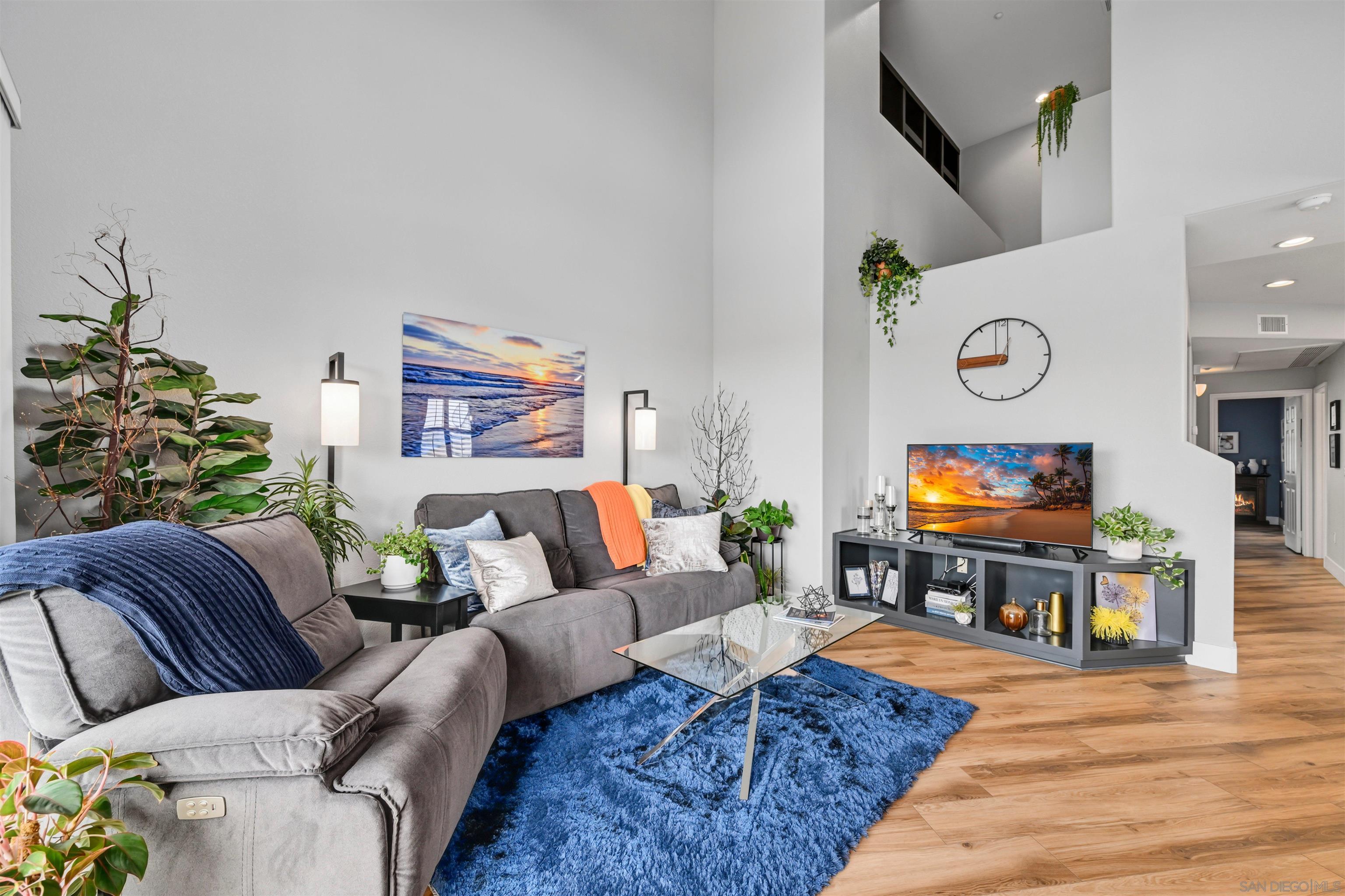 Front Image Thumbnail for SD260005541