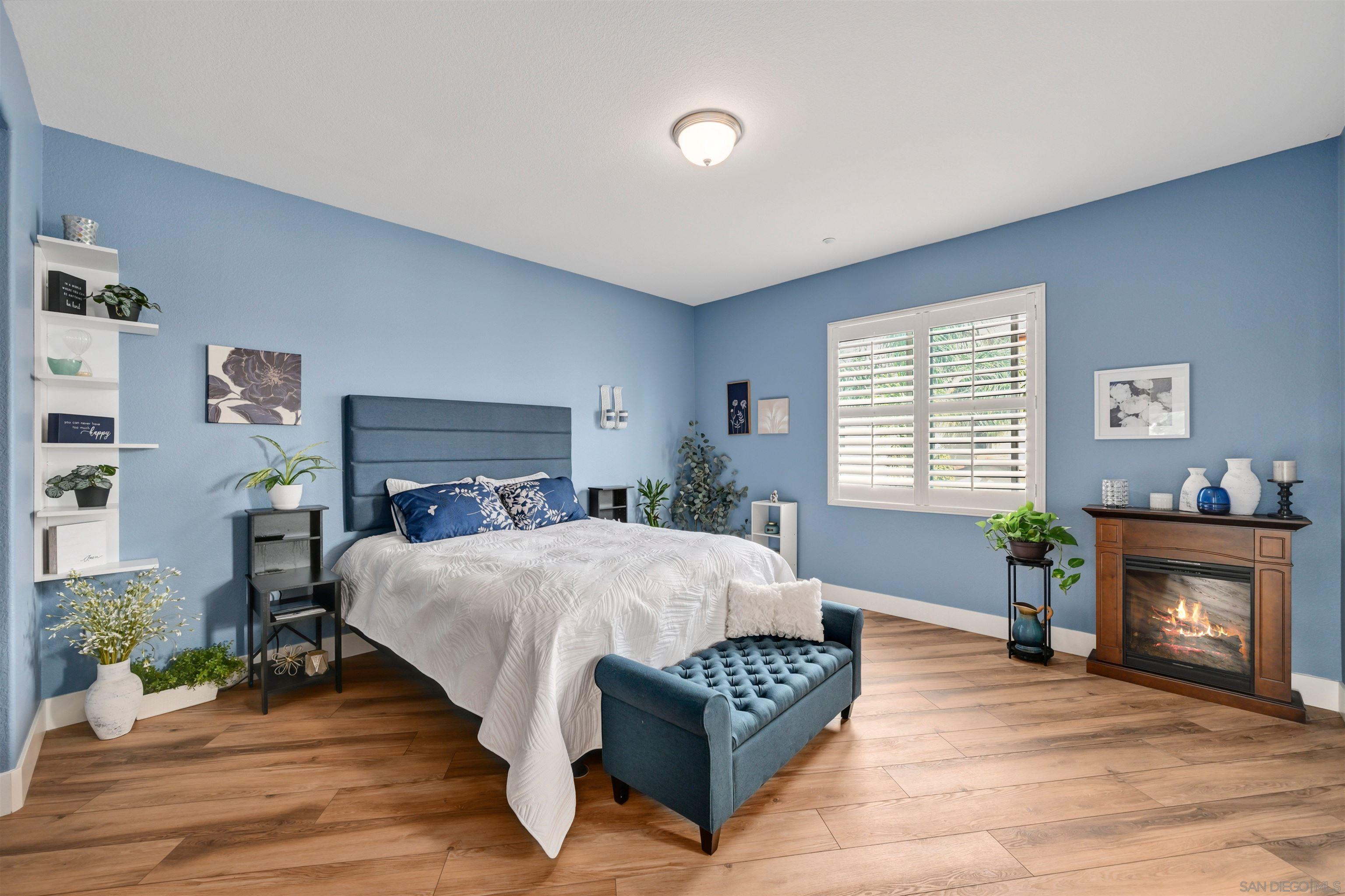 Detail Gallery Image 12 of 31 For 4062  Union Square Ln, San Diego,  CA 92105 - 3 Beds | 2/1 Baths