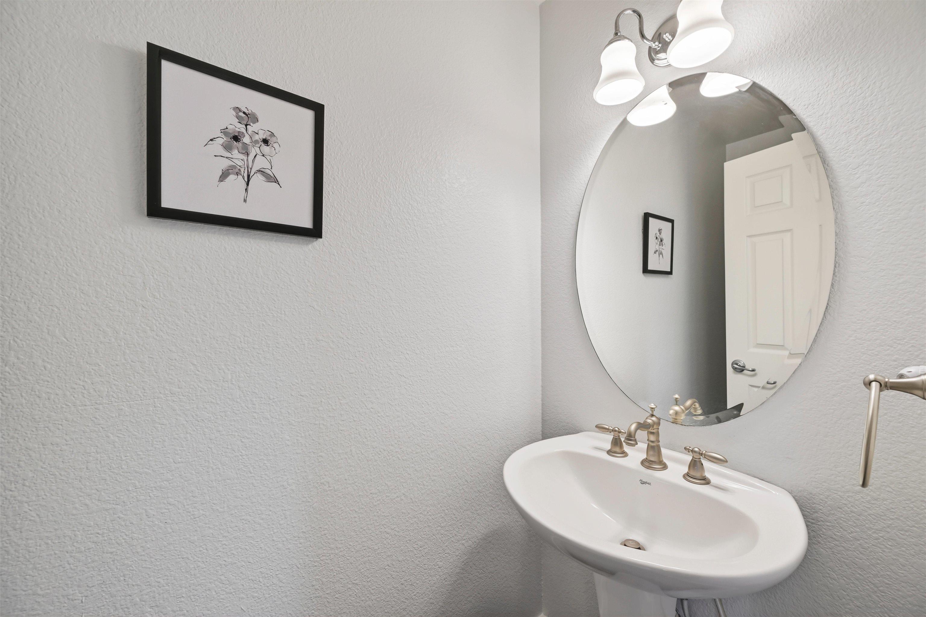 Detail Gallery Image 20 of 31 For 4062  Union Square Ln, San Diego,  CA 92105 - 3 Beds | 2/1 Baths