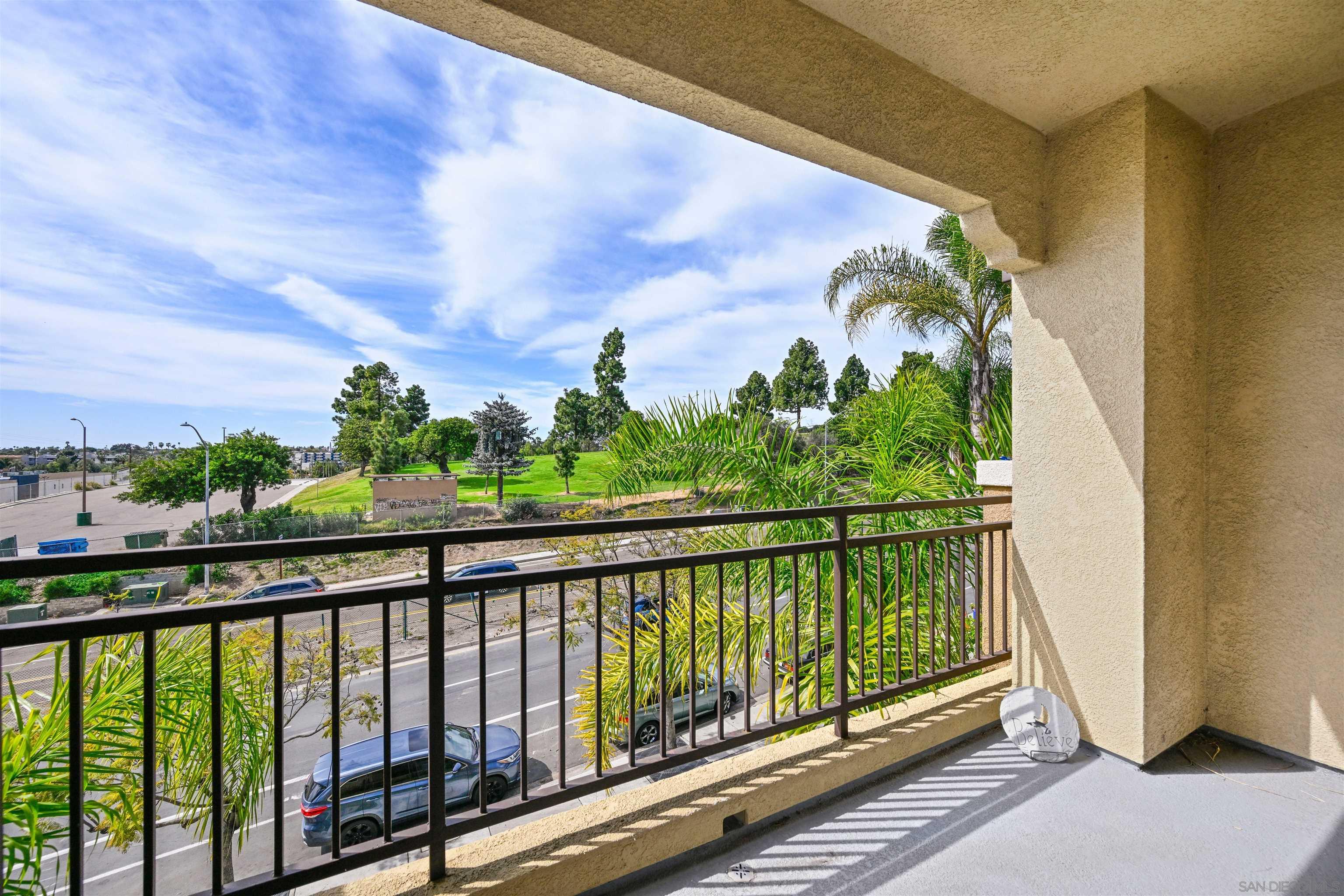 Detail Gallery Image 26 of 31 For 4062  Union Square Ln, San Diego,  CA 92105 - 3 Beds | 2/1 Baths