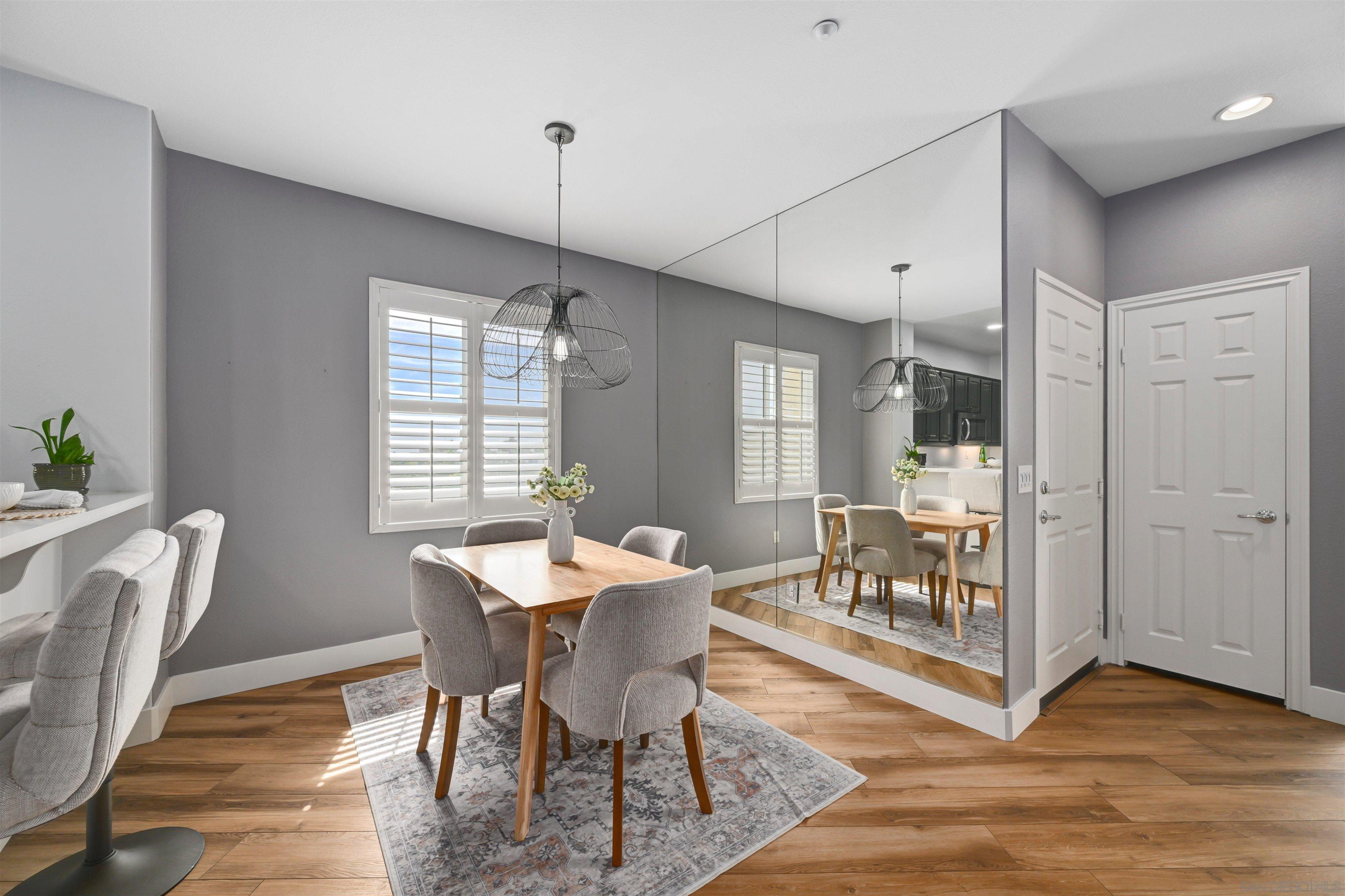 Detail Gallery Image 10 of 31 For 4062  Union Square Ln, San Diego,  CA 92105 - 3 Beds | 2/1 Baths