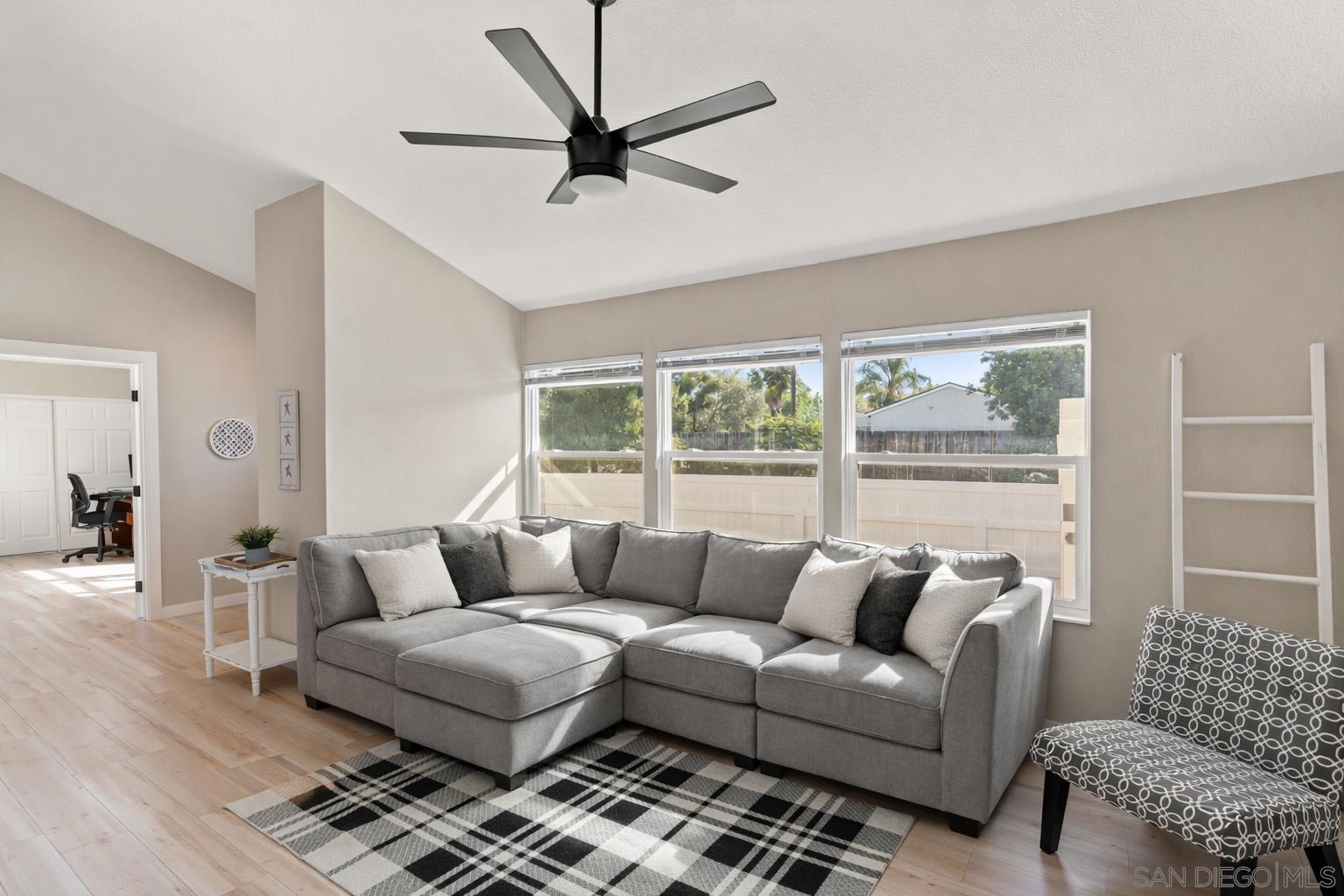 Detail Gallery Image 12 of 30 For 1217  Juliette Place, Fallbrook,  CA 92028 - 3 Beds | 3 Baths