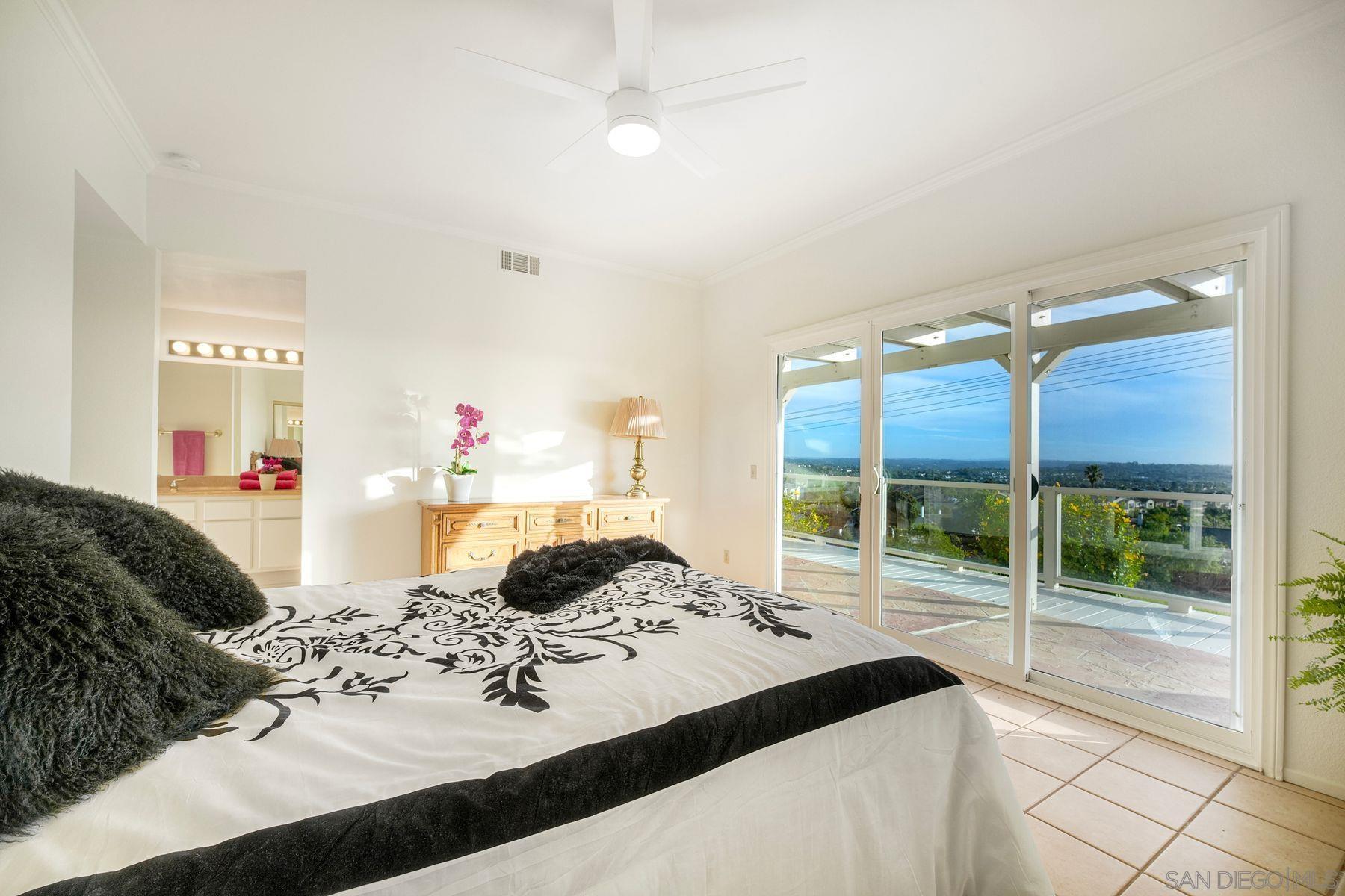 Detail Gallery Image 12 of 36 For 3339  Fosca Street, Carlsbad,  CA 92009 - 4 Beds | 2 Baths