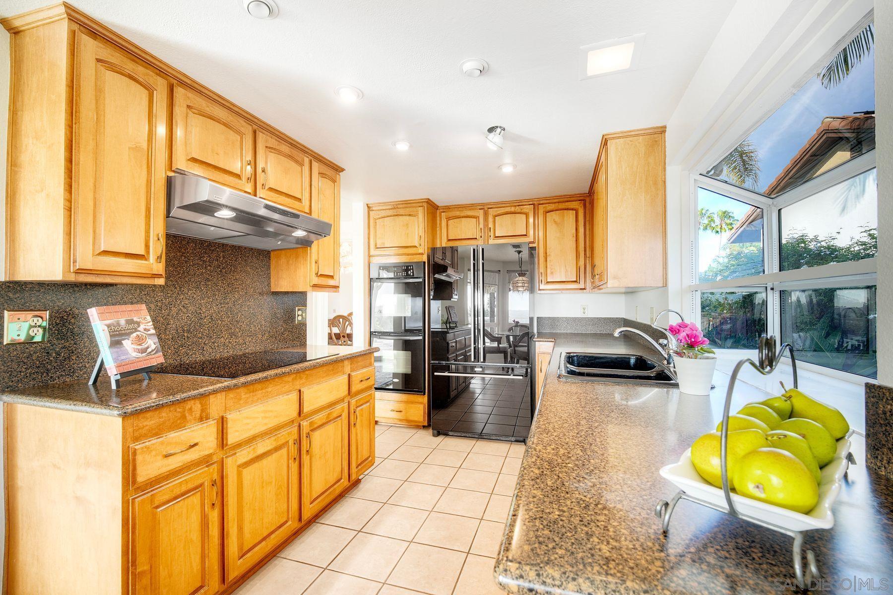 Detail Gallery Image 9 of 36 For 3339  Fosca Street, Carlsbad,  CA 92009 - 4 Beds | 2 Baths