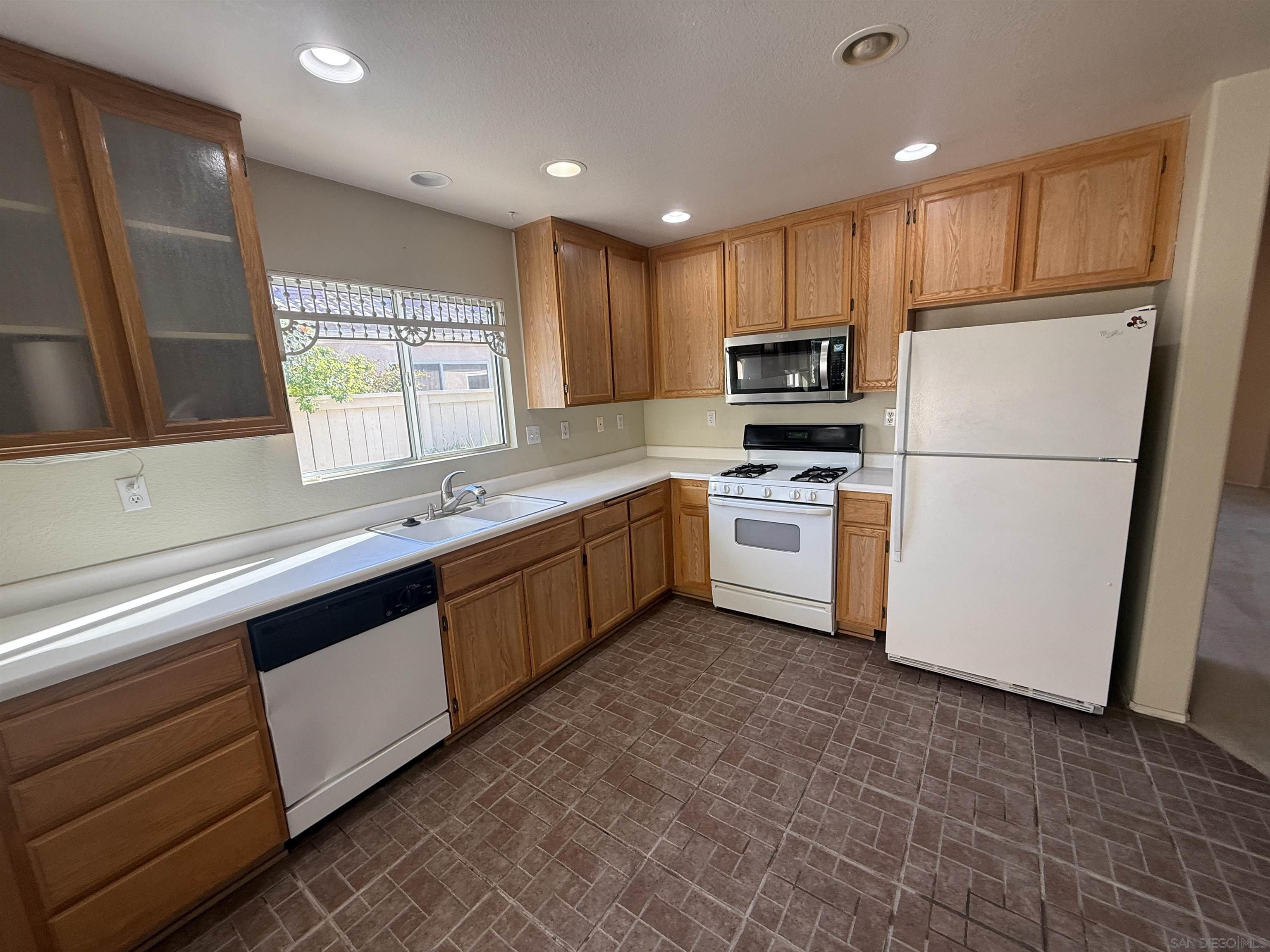 Detail Gallery Image 4 of 44 For 40581  Corte Albara, Murrieta,  CA 92562 - 3 Beds | 2 Baths