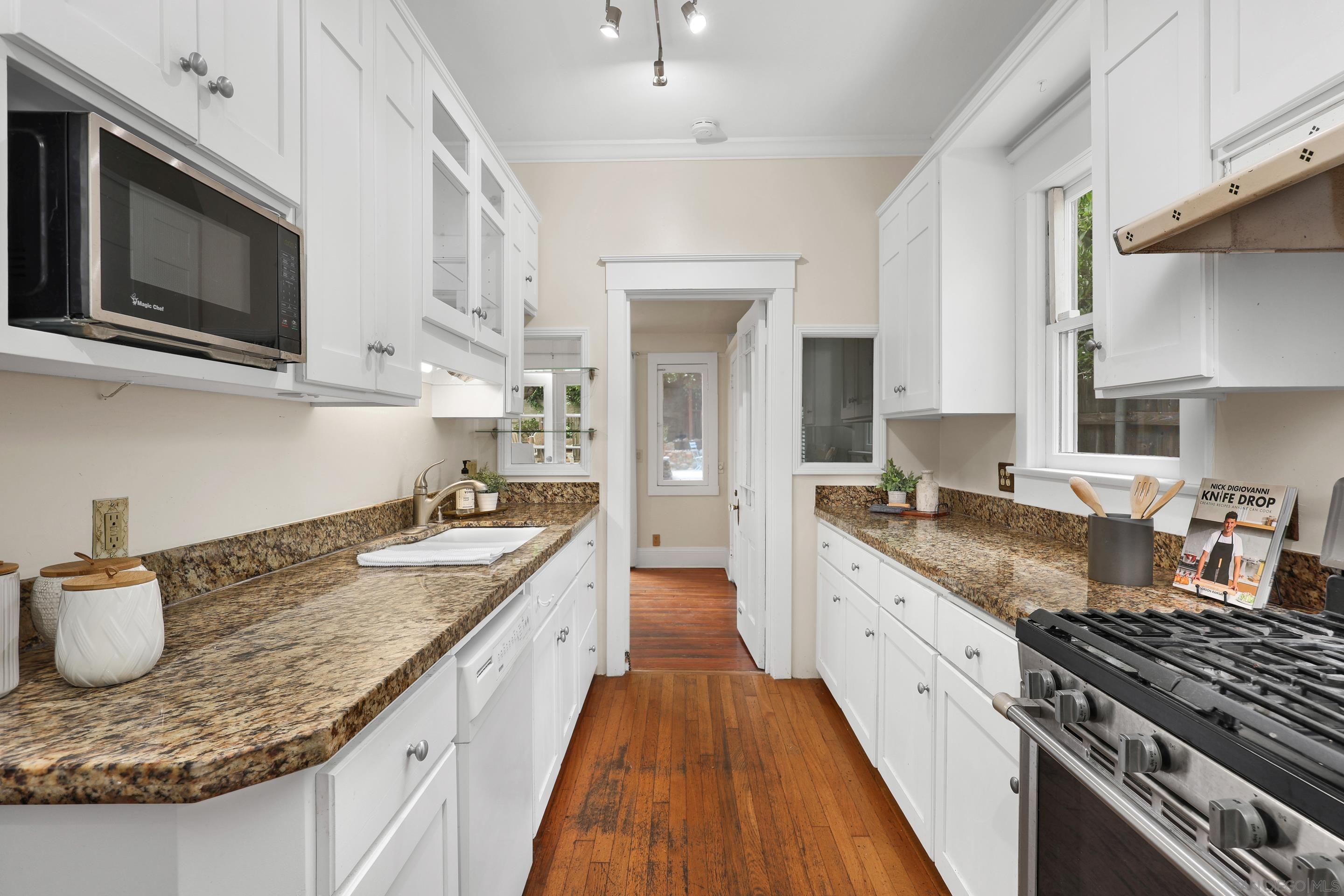 Detail Gallery Image 12 of 37 For 3642  Arizona Street, San Diego,  CA 92104 - 3 Beds | 2 Baths