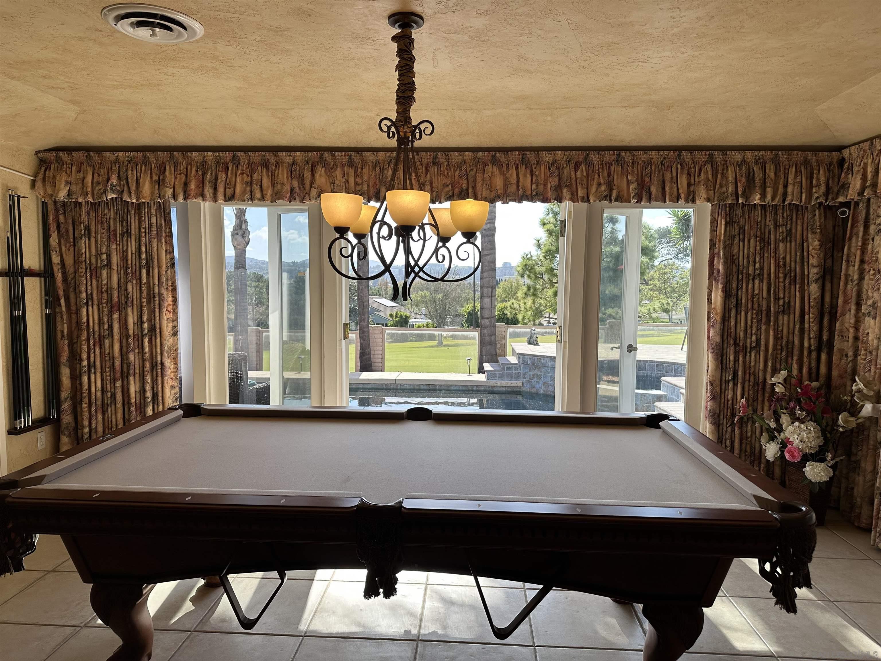 Detail Gallery Image 14 of 47 For 12421  Greens East Rd, San Diego,  CA 92128 - 4 Beds | 2/1 Baths