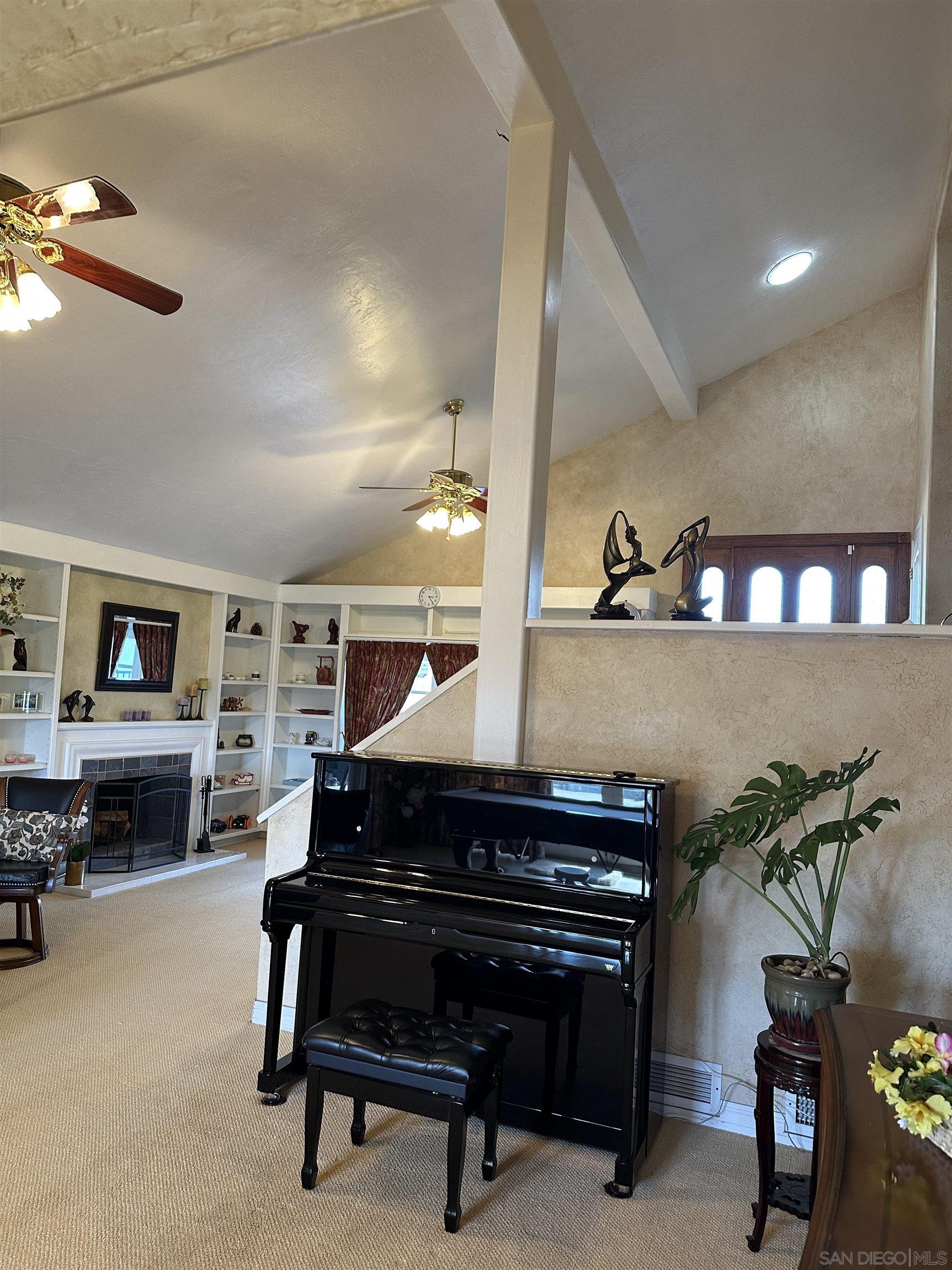 Detail Gallery Image 14 of 47 For 12421  Greens East Rd, San Diego,  CA 92128 - 4 Beds | 2/1 Baths