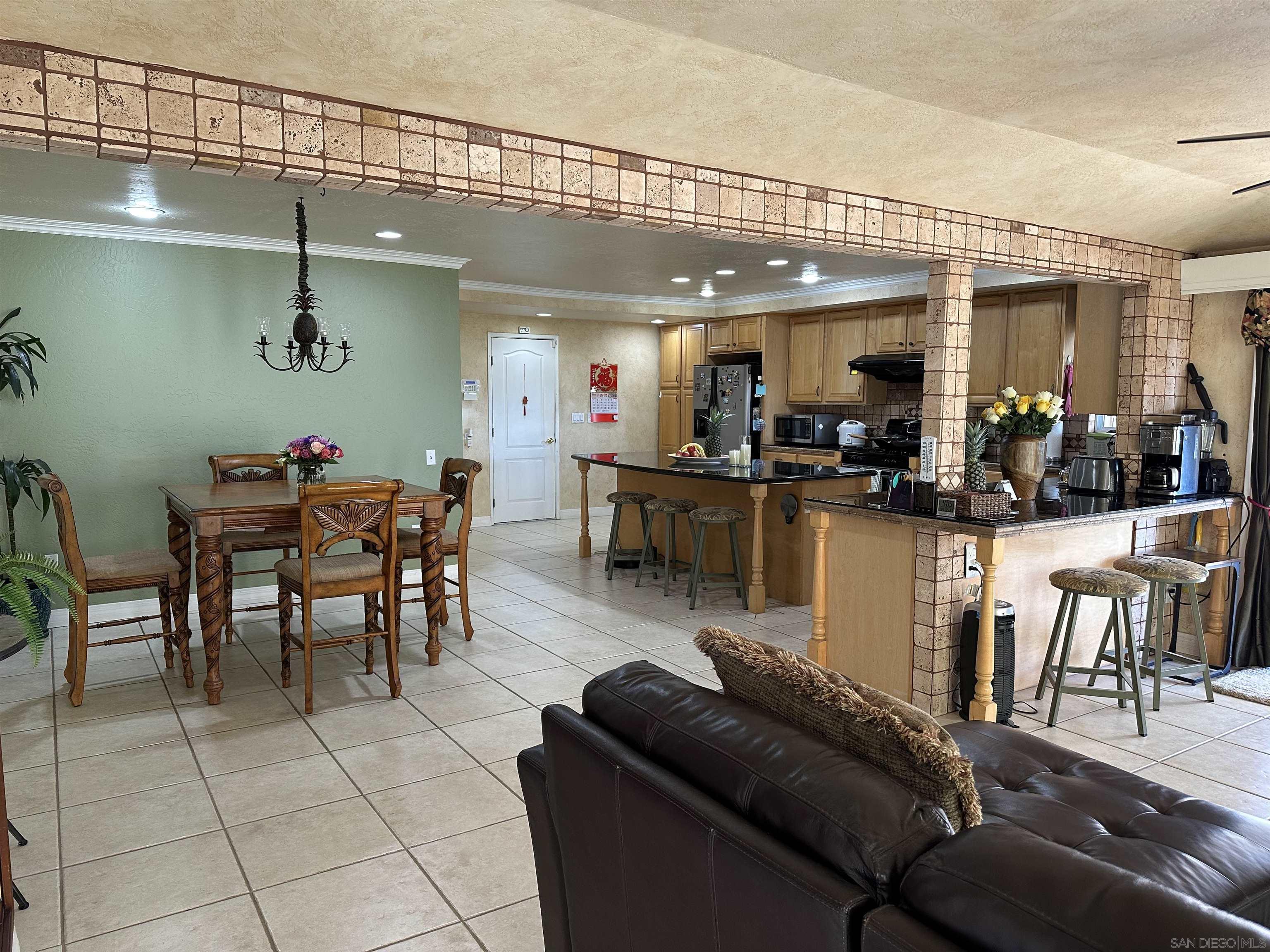 Detail Gallery Image 18 of 47 For 12421  Greens East Rd, San Diego,  CA 92128 - 4 Beds | 2/1 Baths