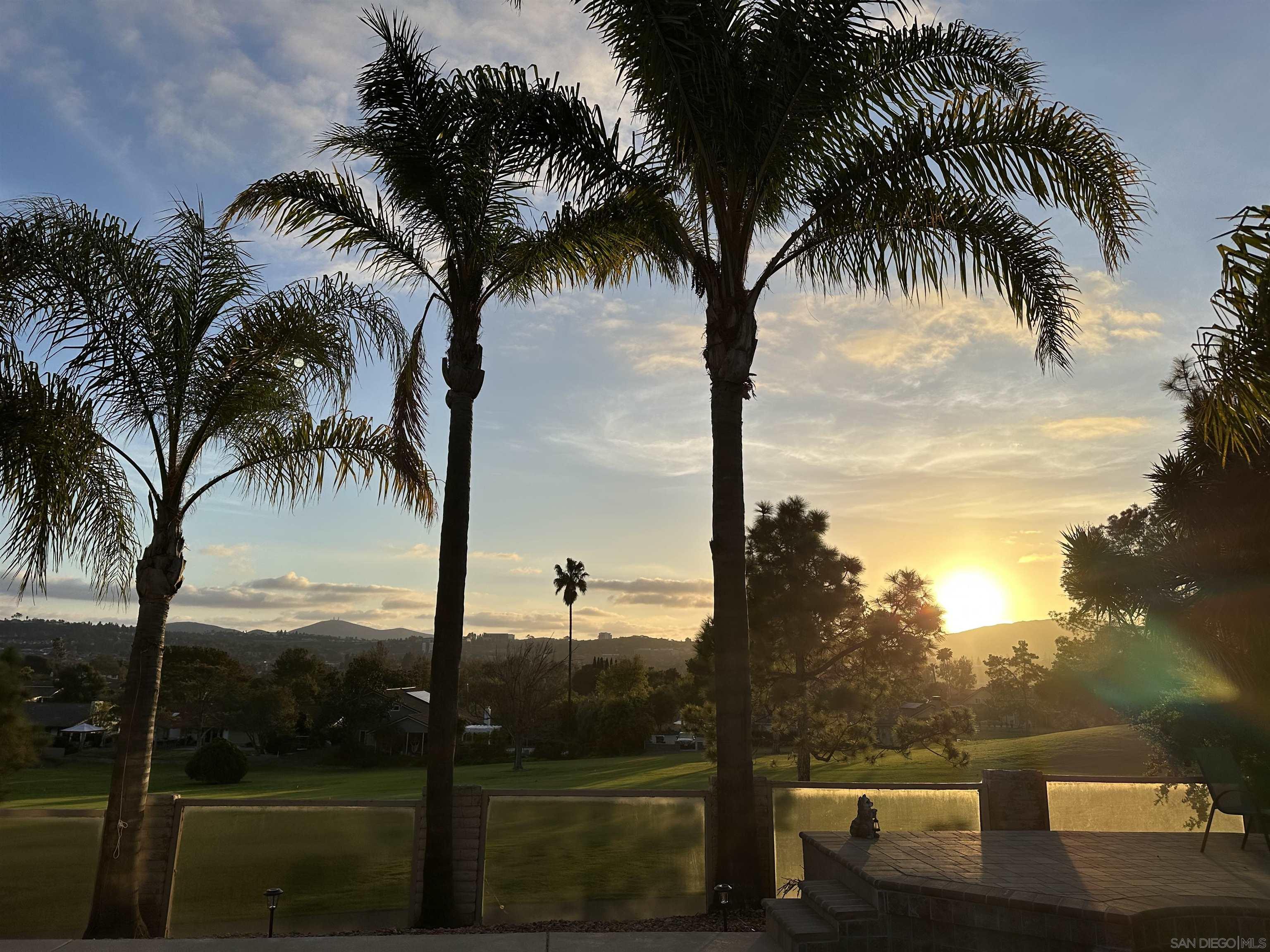 Detail Gallery Image 4 of 47 For 12421  Greens East Rd, San Diego,  CA 92128 - 4 Beds | 2/1 Baths