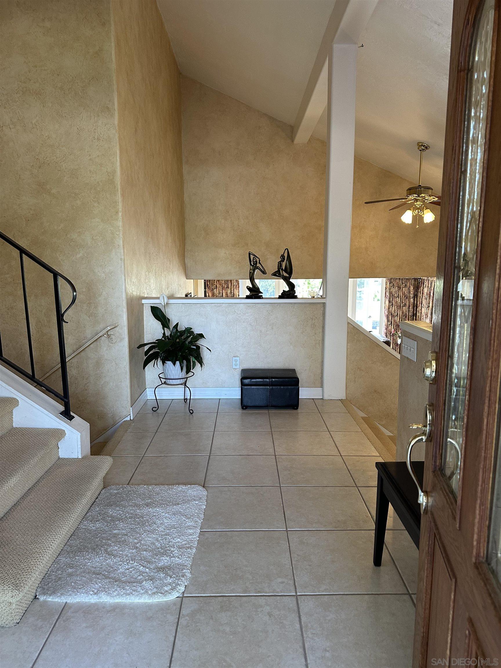 Detail Gallery Image 7 of 47 For 12421  Greens East Rd, San Diego,  CA 92128 - 4 Beds | 2/1 Baths