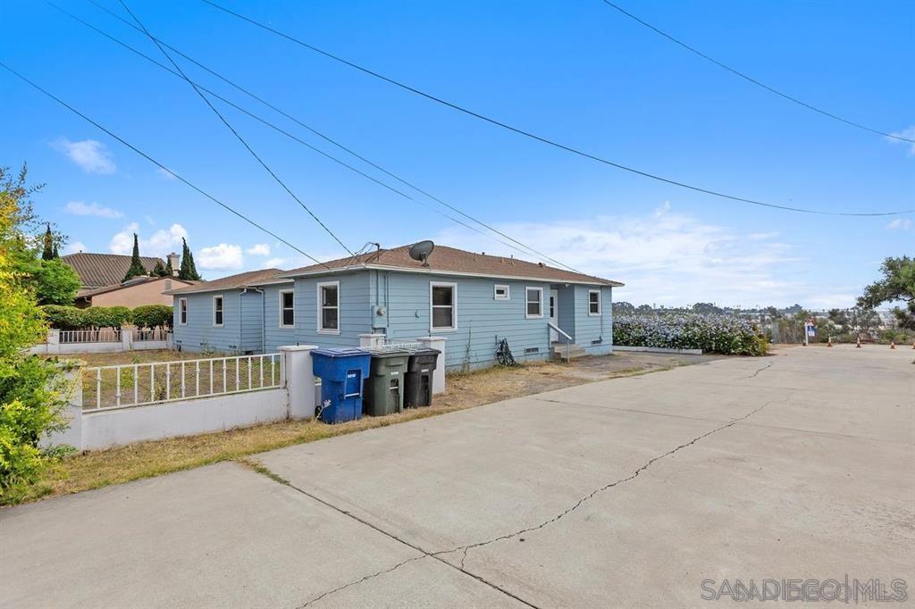 Detail Gallery Image 2 of 26 For 160 N Del Mar Ave, Chula Vista,  CA 91910 - 4 Beds | 2 Baths