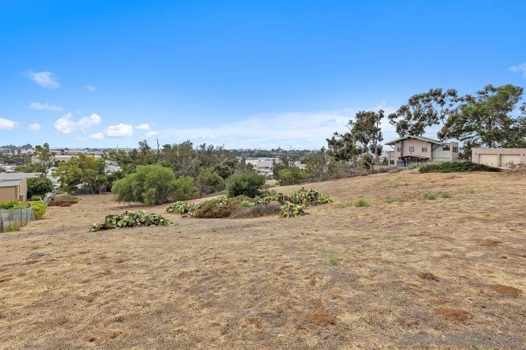 Detail Gallery Image 12 of 26 For 160 N Del Mar Ave, Chula Vista,  CA 91910 - 4 Beds | 2 Baths