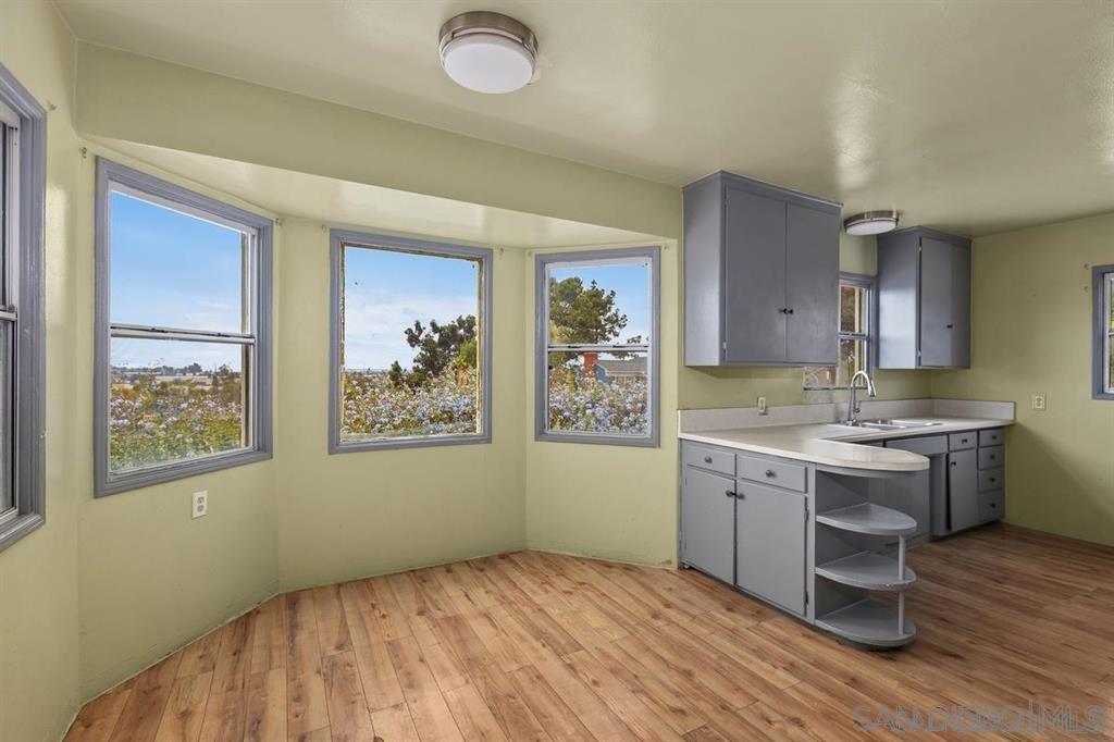 Detail Gallery Image 13 of 26 For 160 N Del Mar Ave, Chula Vista,  CA 91910 - 4 Beds | 2 Baths