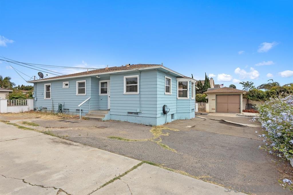 Detail Gallery Image 5 of 26 For 160 N Del Mar Ave, Chula Vista,  CA 91910 - 4 Beds | 2 Baths