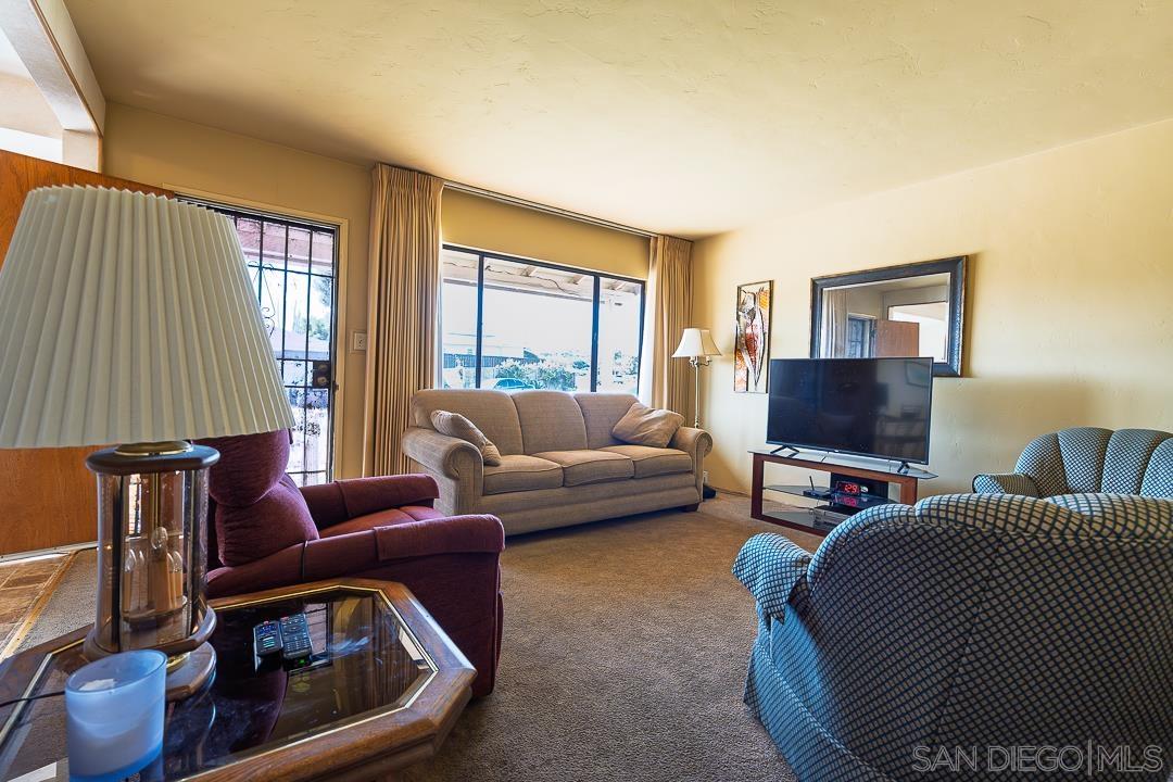 Detail Gallery Image 3 of 22 For 2868  Wyandotte Ave, San Diego,  CA 92117 - 3 Beds | 1 Baths