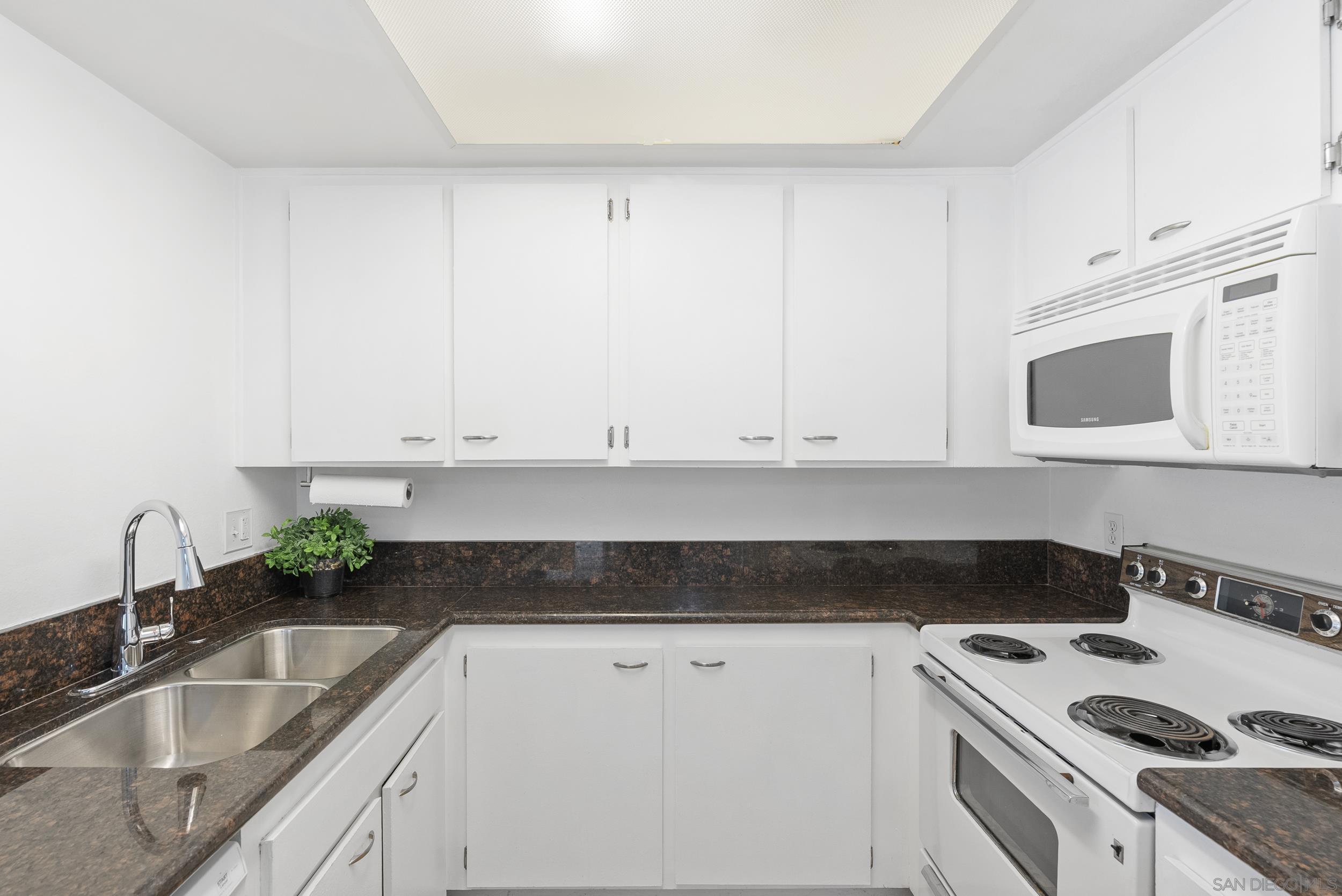 Detail Gallery Image 11 of 23 For 5978  Rancho Mission Rd  #274,  San Diego,  CA 92108 - 1 Beds | 1 Baths