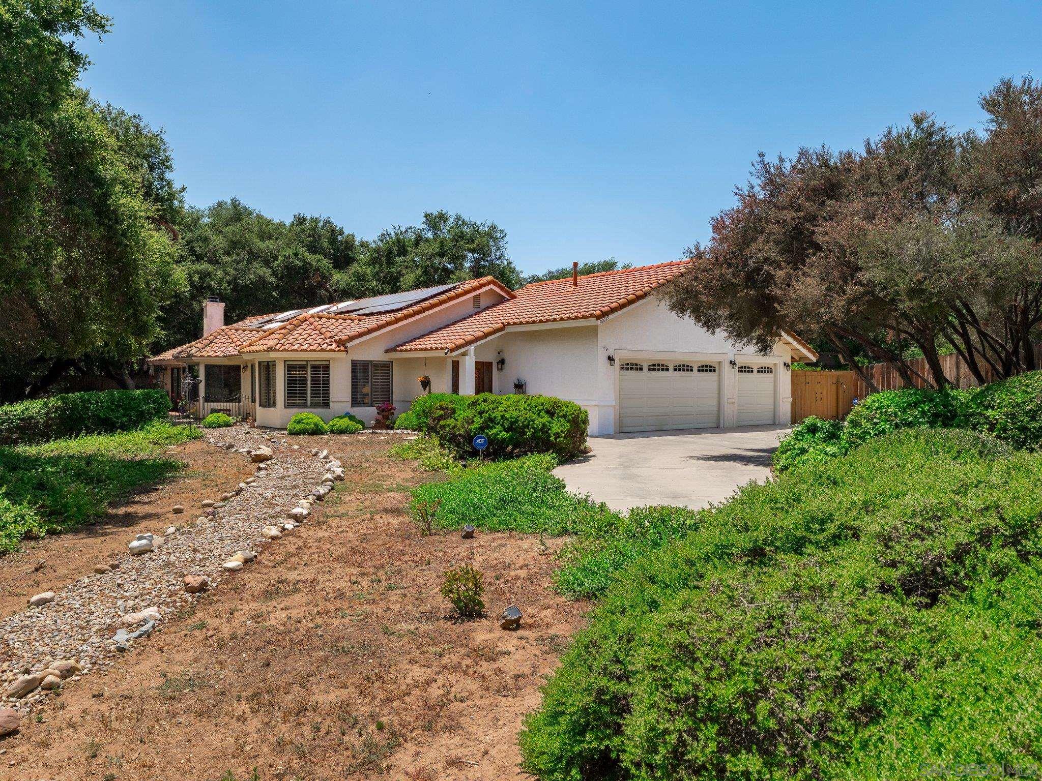 Detail Gallery Image 2 of 40 For 16635  Shady Oaks Drive, Ramona,  CA 92065 - 4 Beds | 2/1 Baths