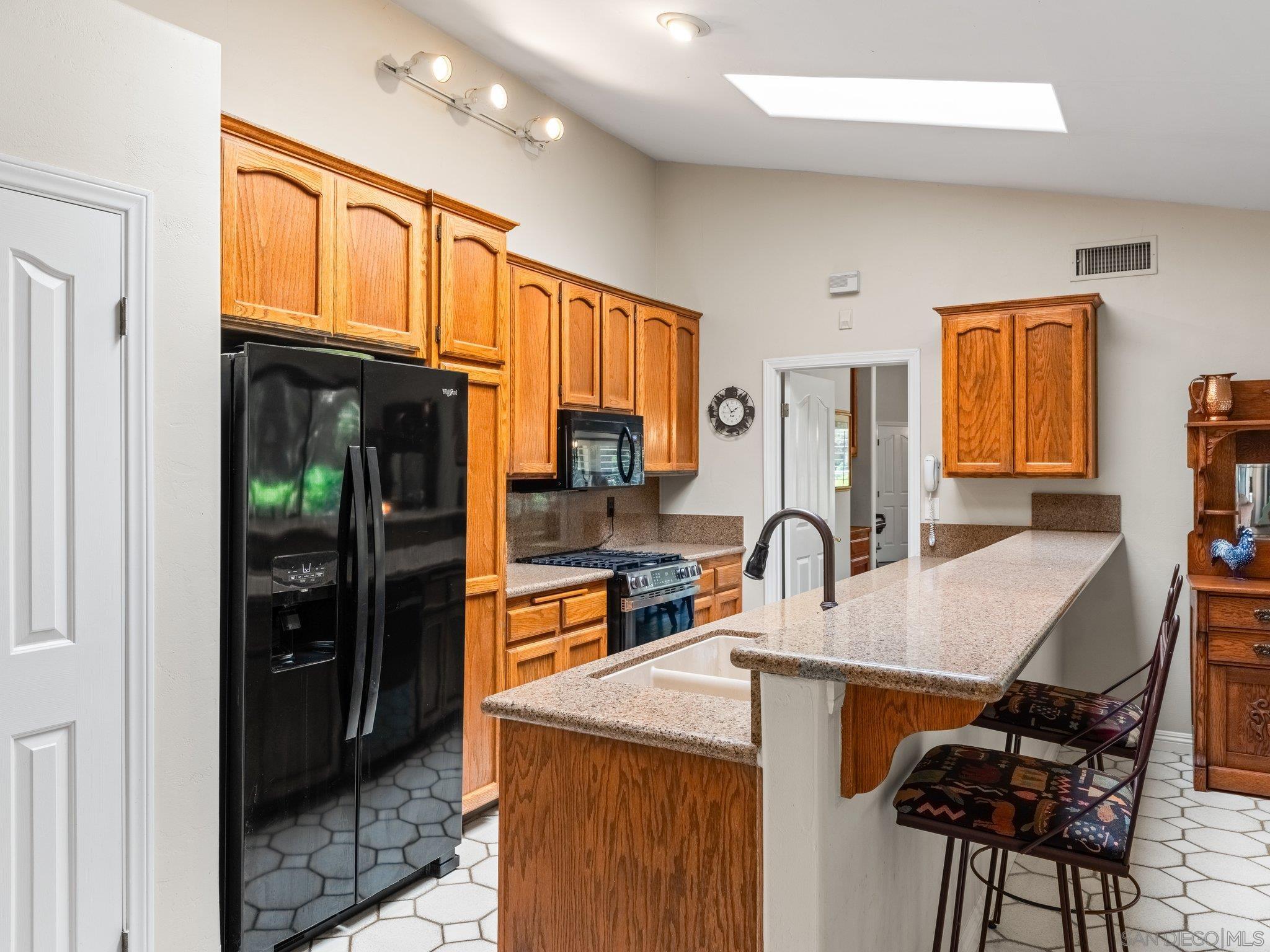 Detail Gallery Image 12 of 40 For 16635  Shady Oaks Drive, Ramona,  CA 92065 - 4 Beds | 2/1 Baths