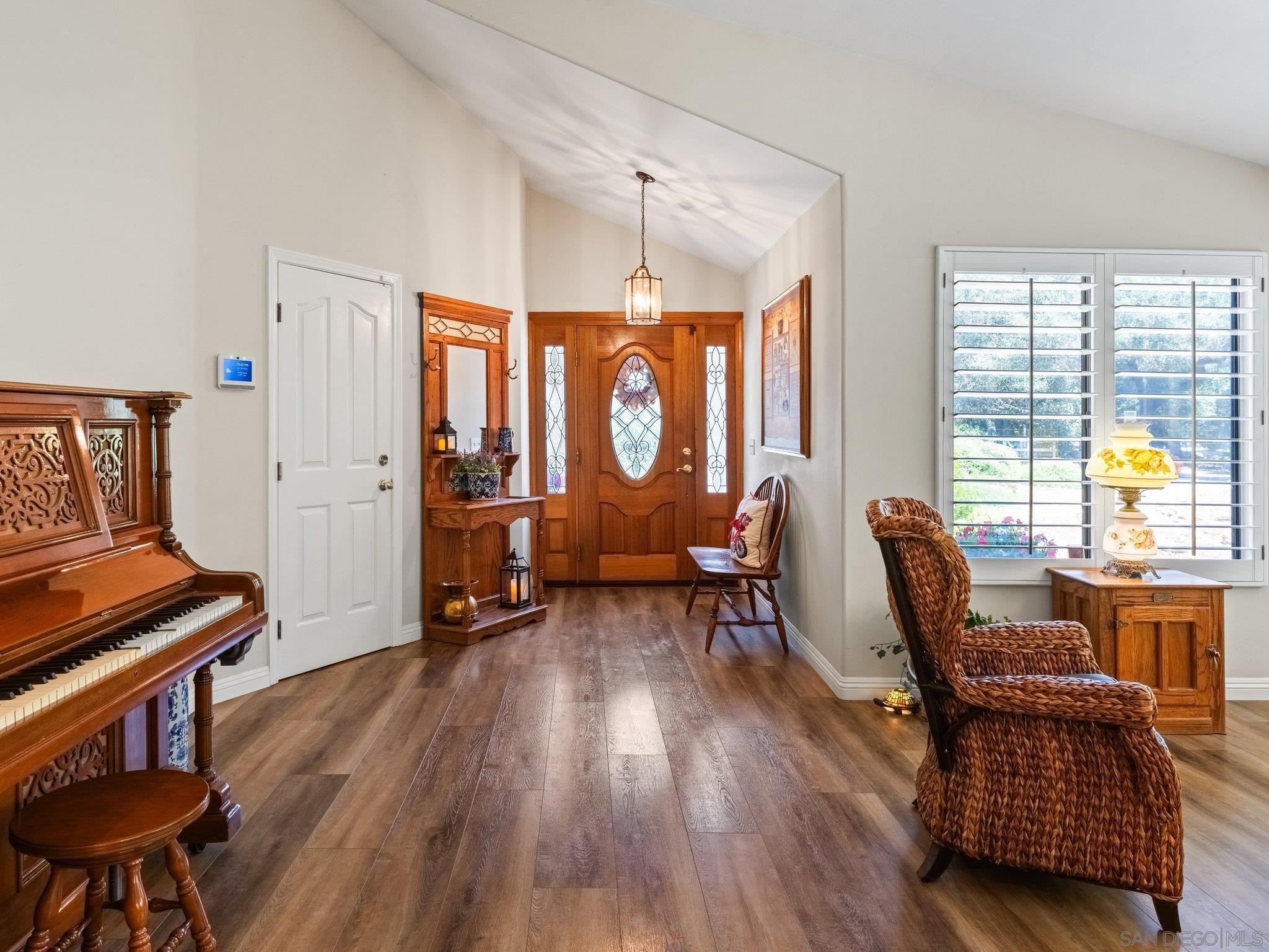 Detail Gallery Image 6 of 40 For 16635  Shady Oaks Drive, Ramona,  CA 92065 - 4 Beds | 2/1 Baths