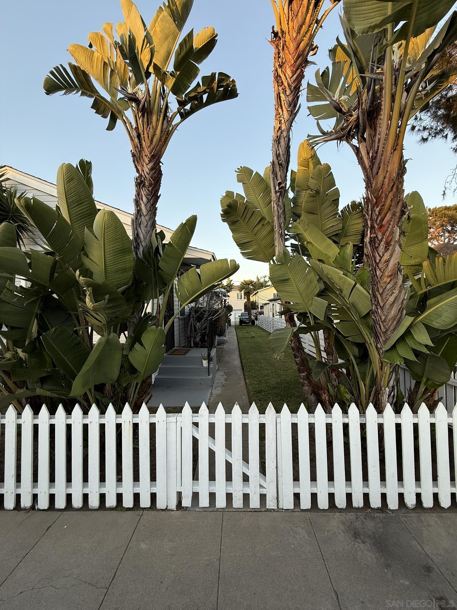 Detail Gallery Image 2 of 12 For 5020-24  Brighton Avenue, San Diego,  CA 92107 - – Beds | – Baths