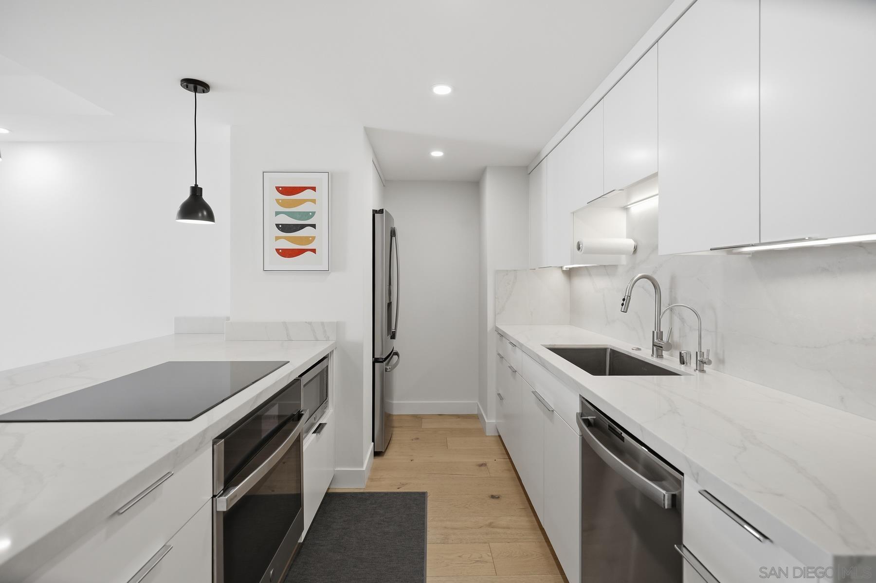 Detail Gallery Image 12 of 29 For 1760  Avenida Del Mundo  #801,  Coronado,  CA 92118 - 1 Beds | 1 Baths