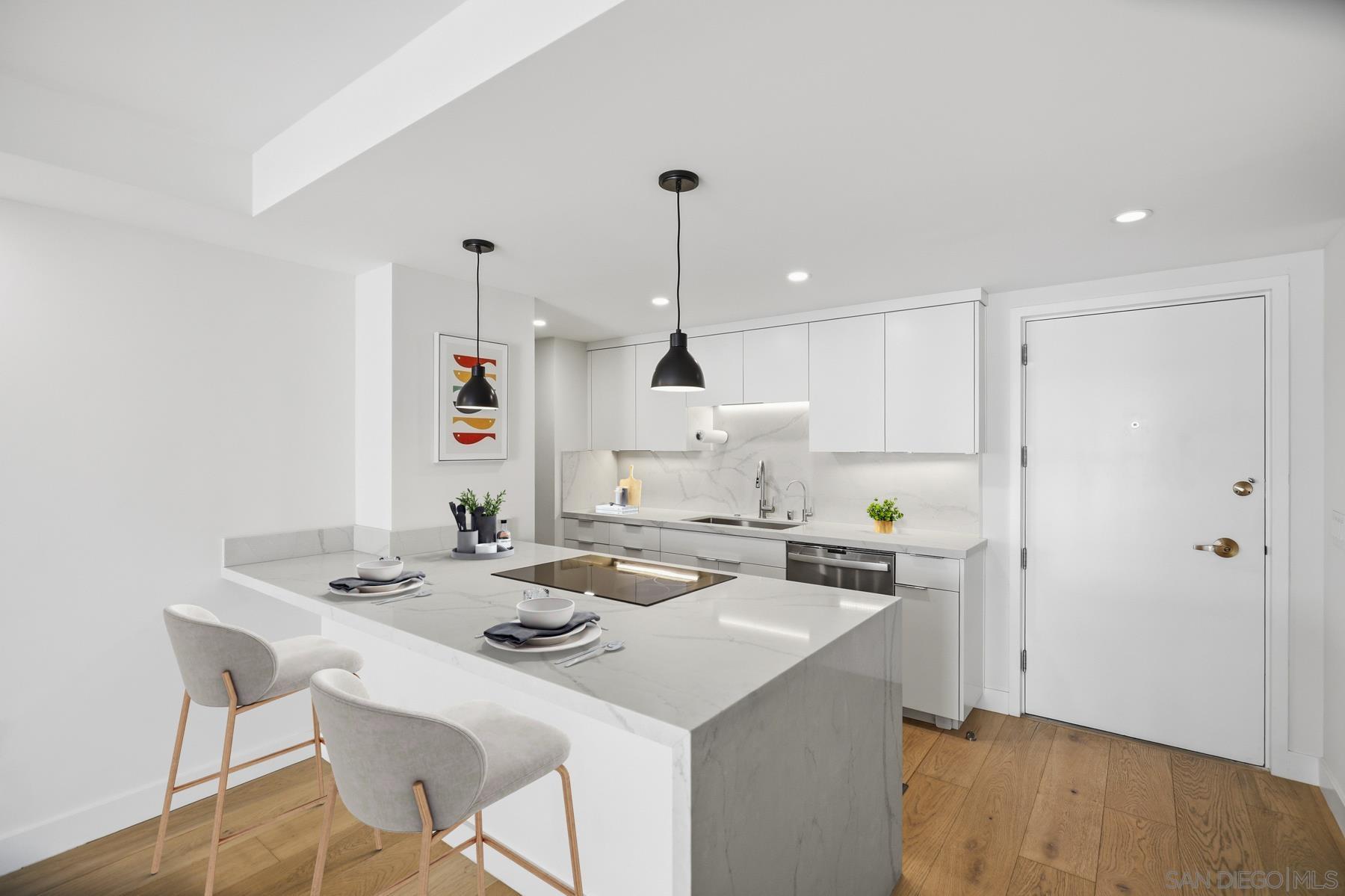 Detail Gallery Image 10 of 29 For 1760  Avenida Del Mundo  #801,  Coronado,  CA 92118 - 1 Beds | 1 Baths