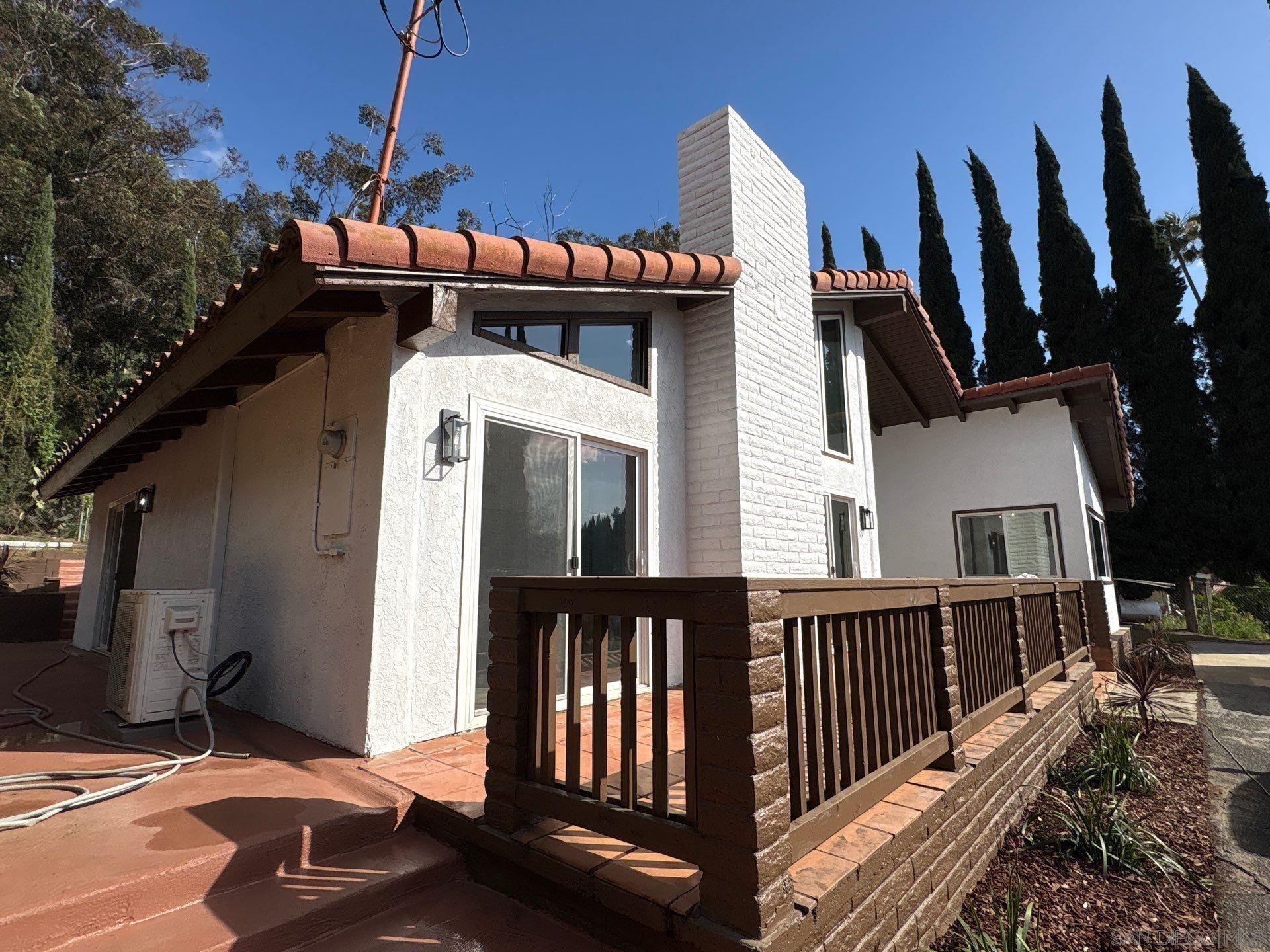 Detail Gallery Image 2 of 23 For 1172  North Ave, Escondido,  CA 92026 - 3 Beds | 2 Baths