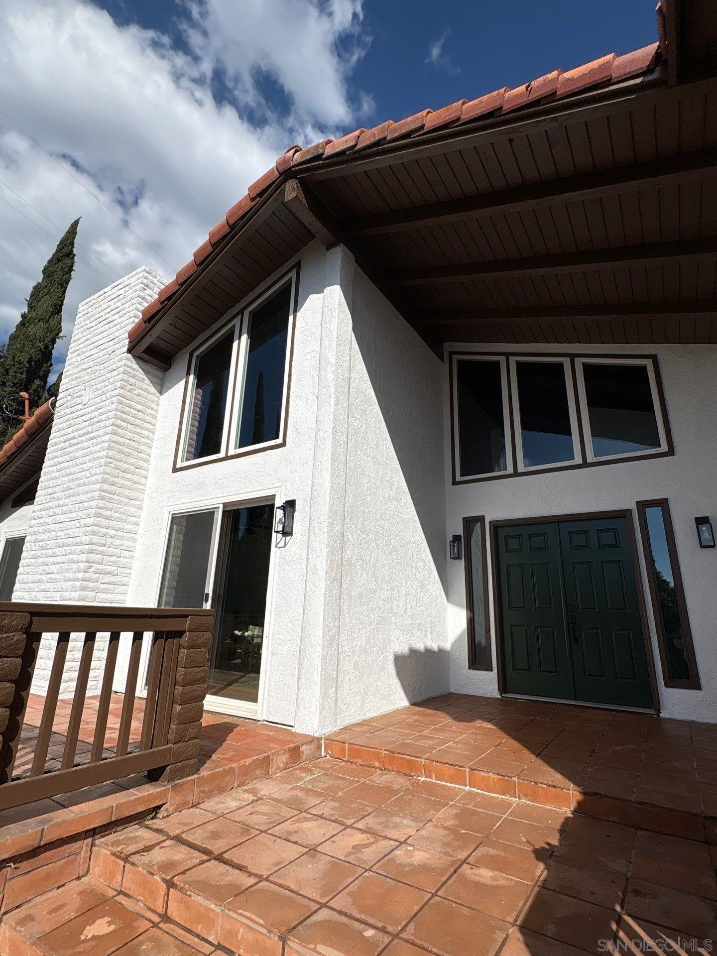 Detail Gallery Image 3 of 23 For 1172  North Ave, Escondido,  CA 92026 - 3 Beds | 2 Baths