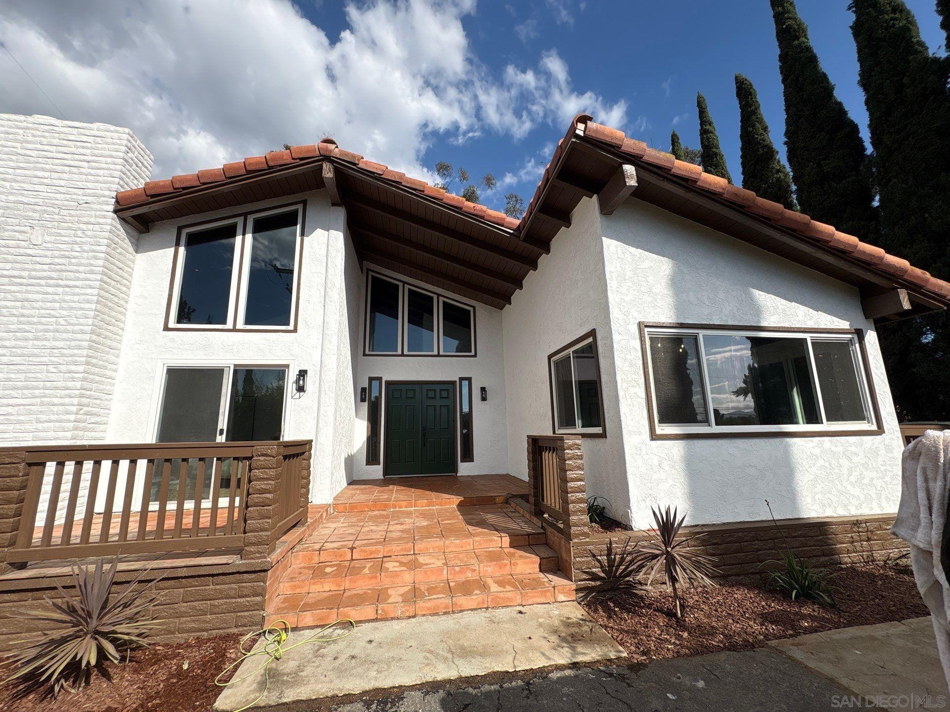 Detail Gallery Image 4 of 23 For 1172  North Ave, Escondido,  CA 92026 - 3 Beds | 2 Baths